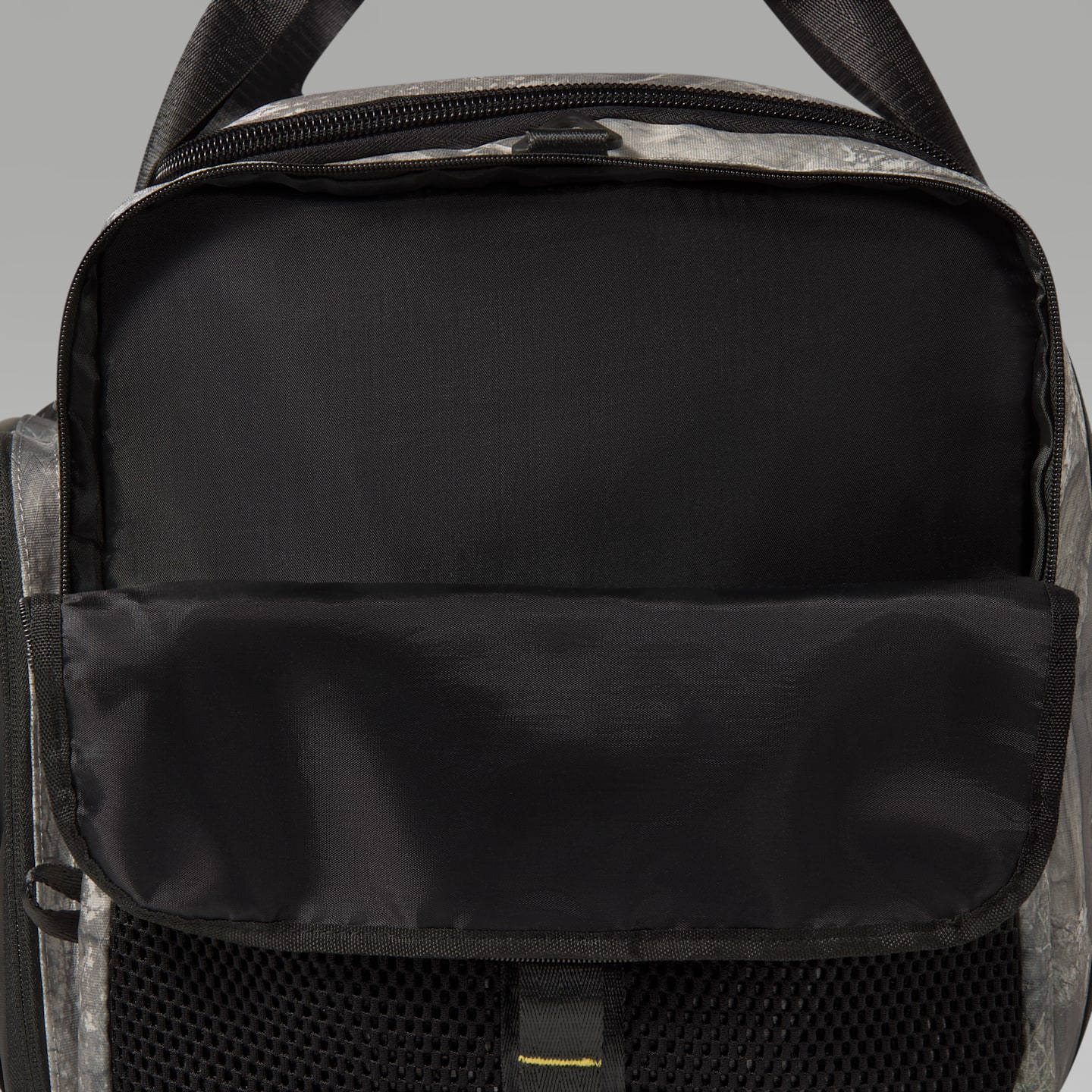 Женская сумка Jordan Collectors Gym Duffel (45.7L), цвет: Камуфляжный зелёный — фото 8