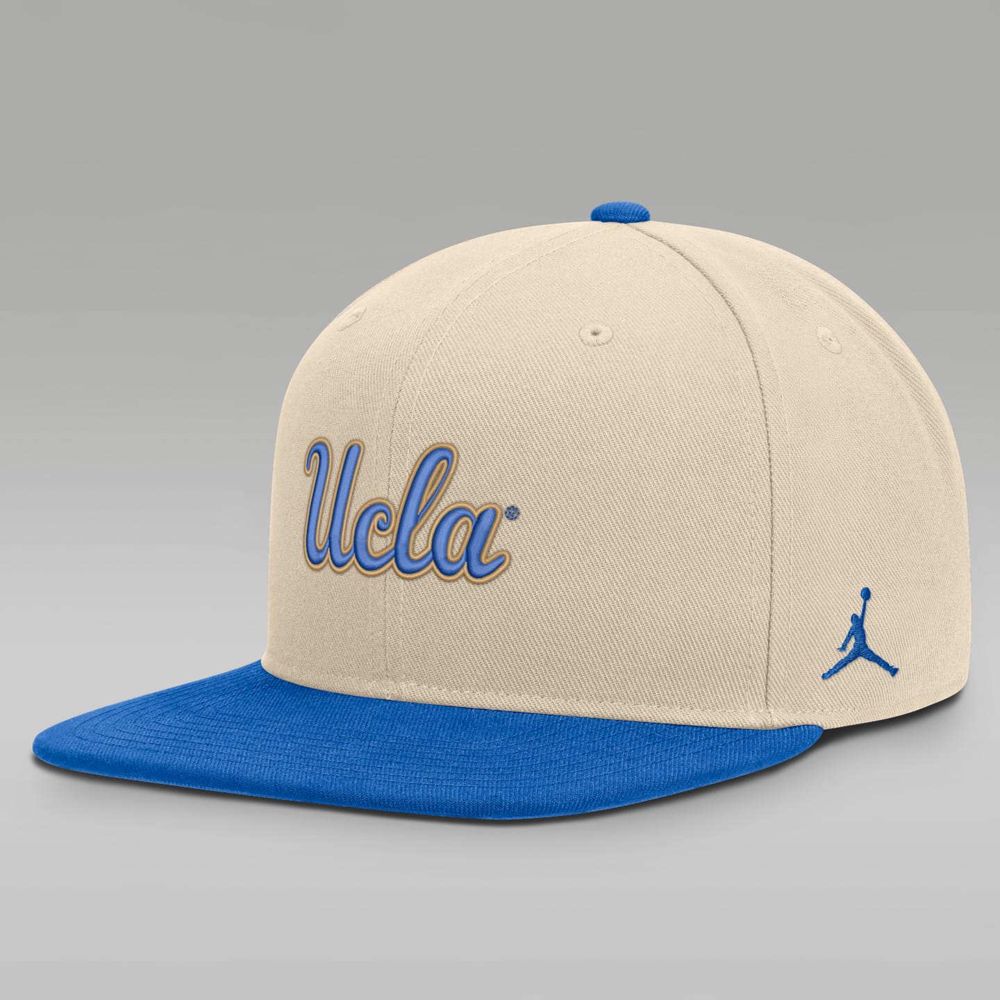 Мужская регулируемая кепка Jordan Brand Ucla Campus Prep Dri-FIT, цвет: Натуральный / Синий — фото 1