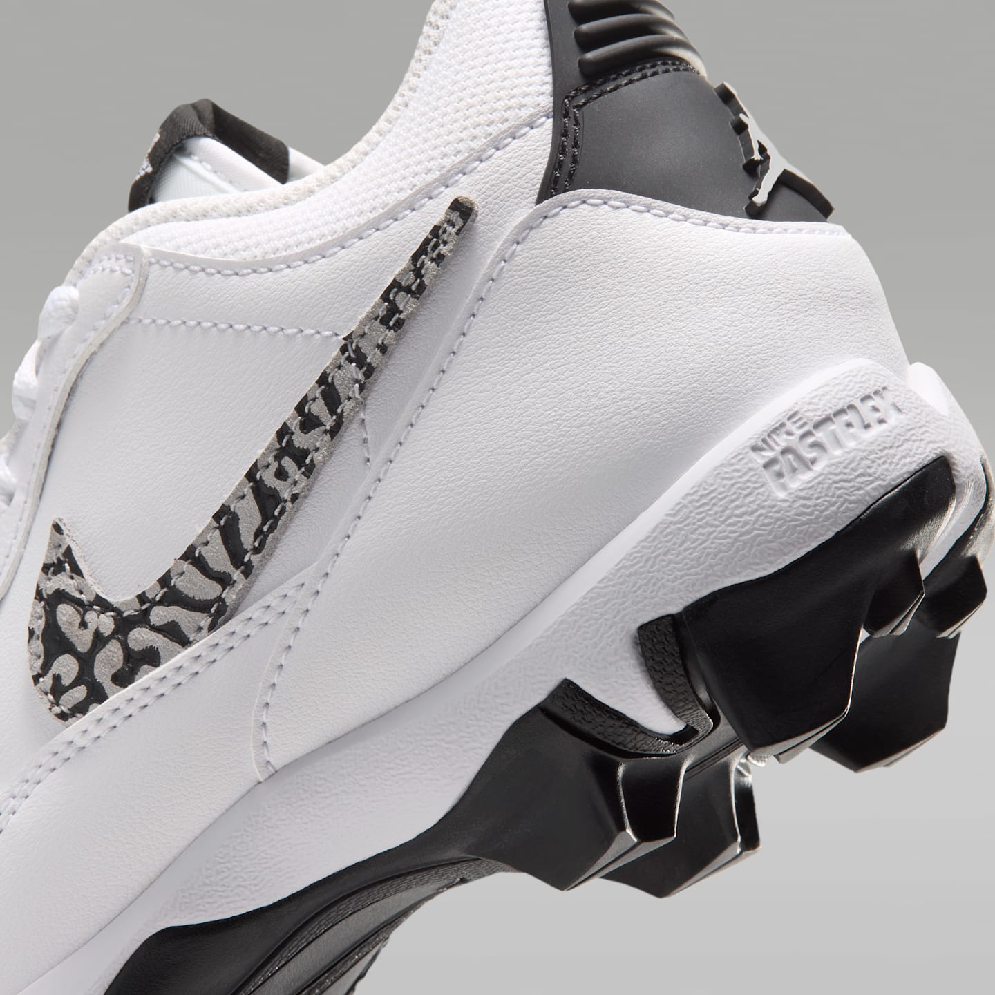 Детские бутсы Jordan Legacy 312 Low Cleats, цвет: Белый / Чёрный — фото 9