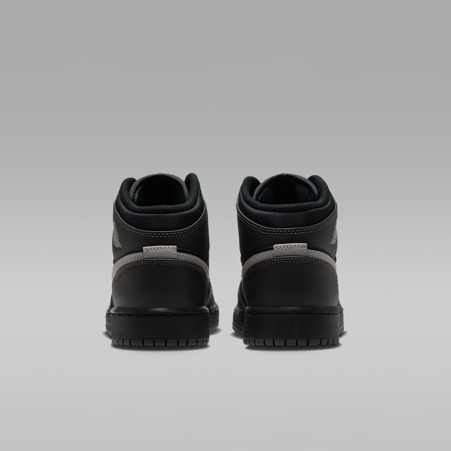 Детские кроссовки Jordan Air Jordan 1 Mid Utility, цвет: Чёрный / Еловый туманный — фото 6