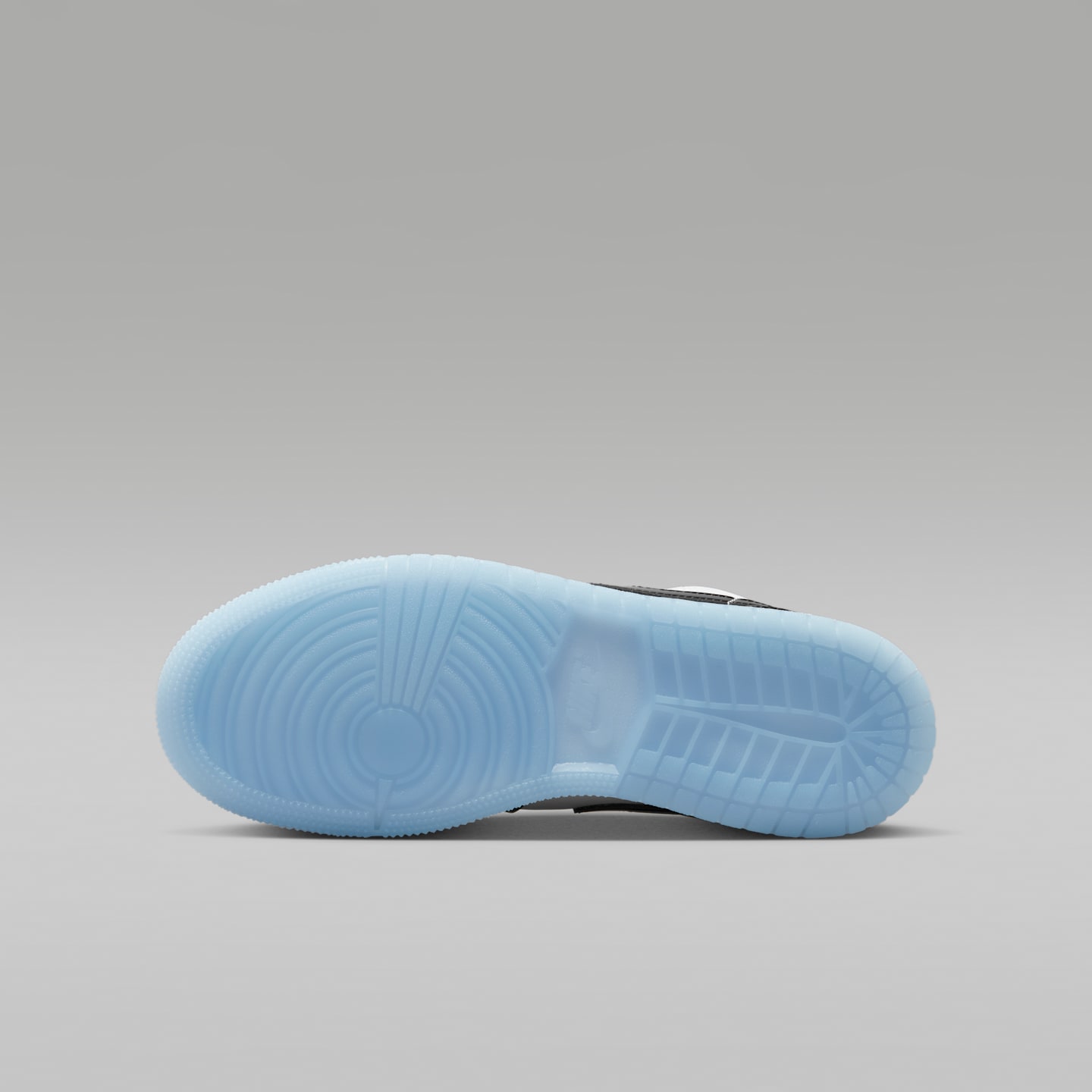 Детские кроссовки Air Jordan 1 Low SE, цвет: Белый / Чёрный — фото 2
