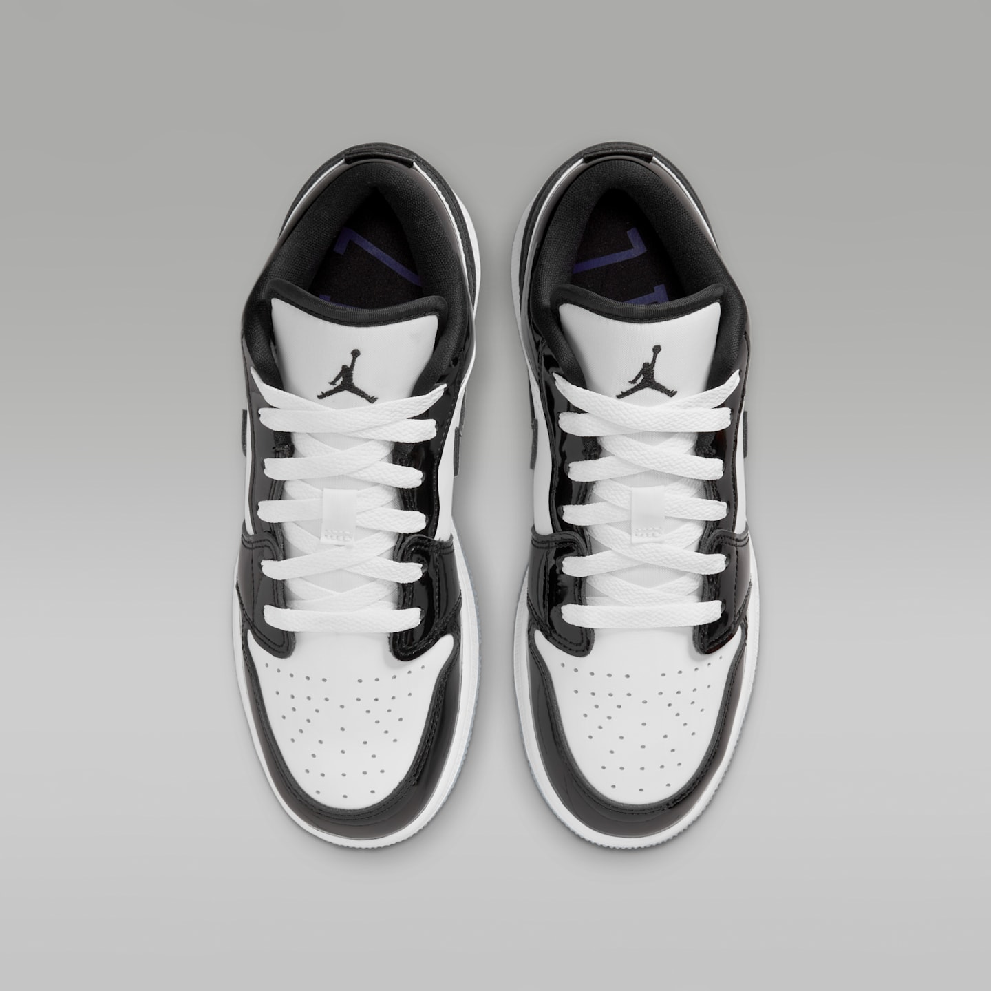 Детские кроссовки Air Jordan 1 Low SE, цвет: Белый / Чёрный — фото 4