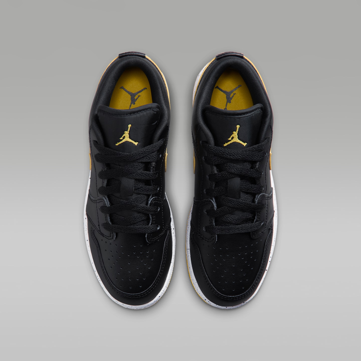 Детские кроссовки Air Jordan 1 Low, цвет: Чёрный / Белый — фото 4