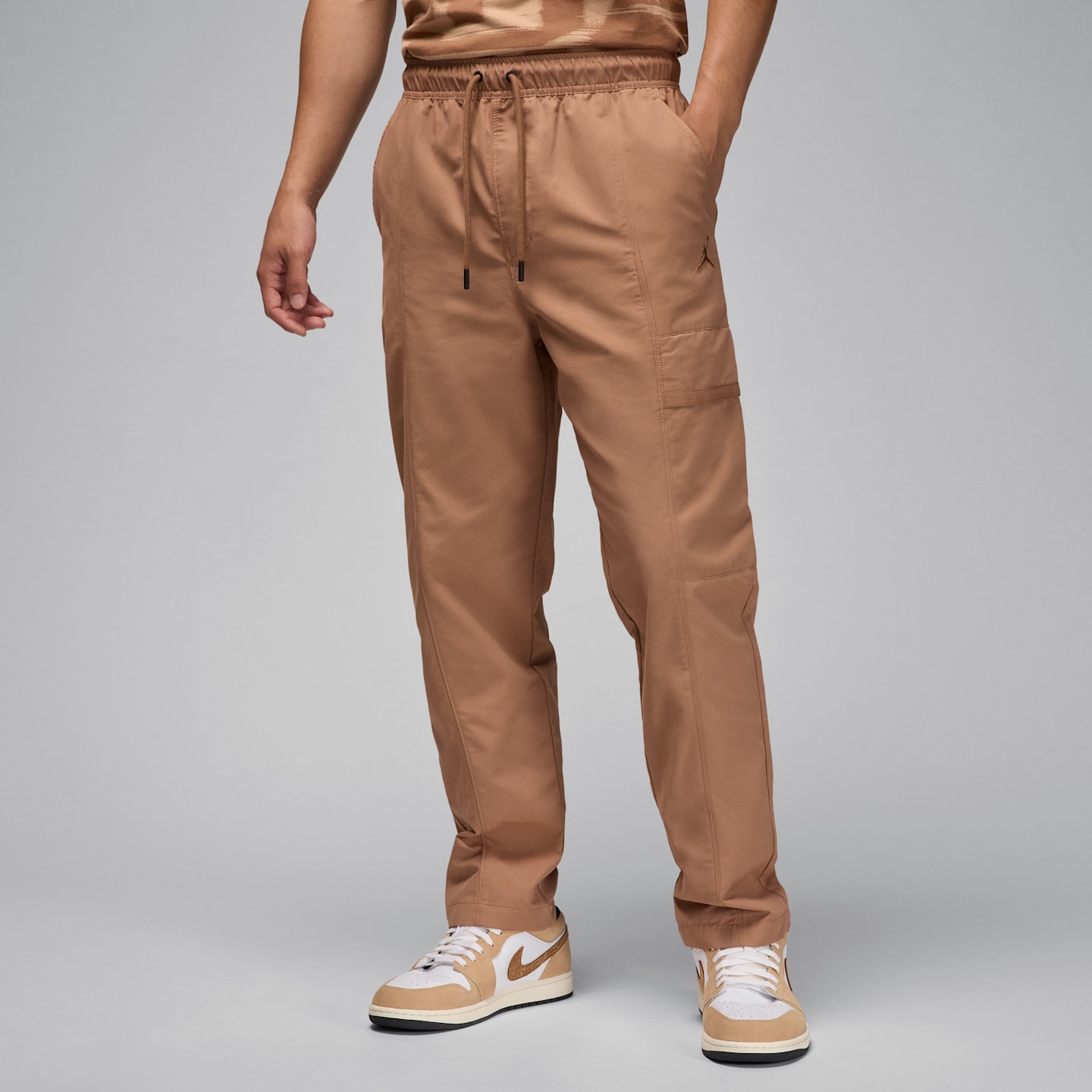Мужские тканые брюки Jordan Essentials, цвет: Коричневый — фото 1