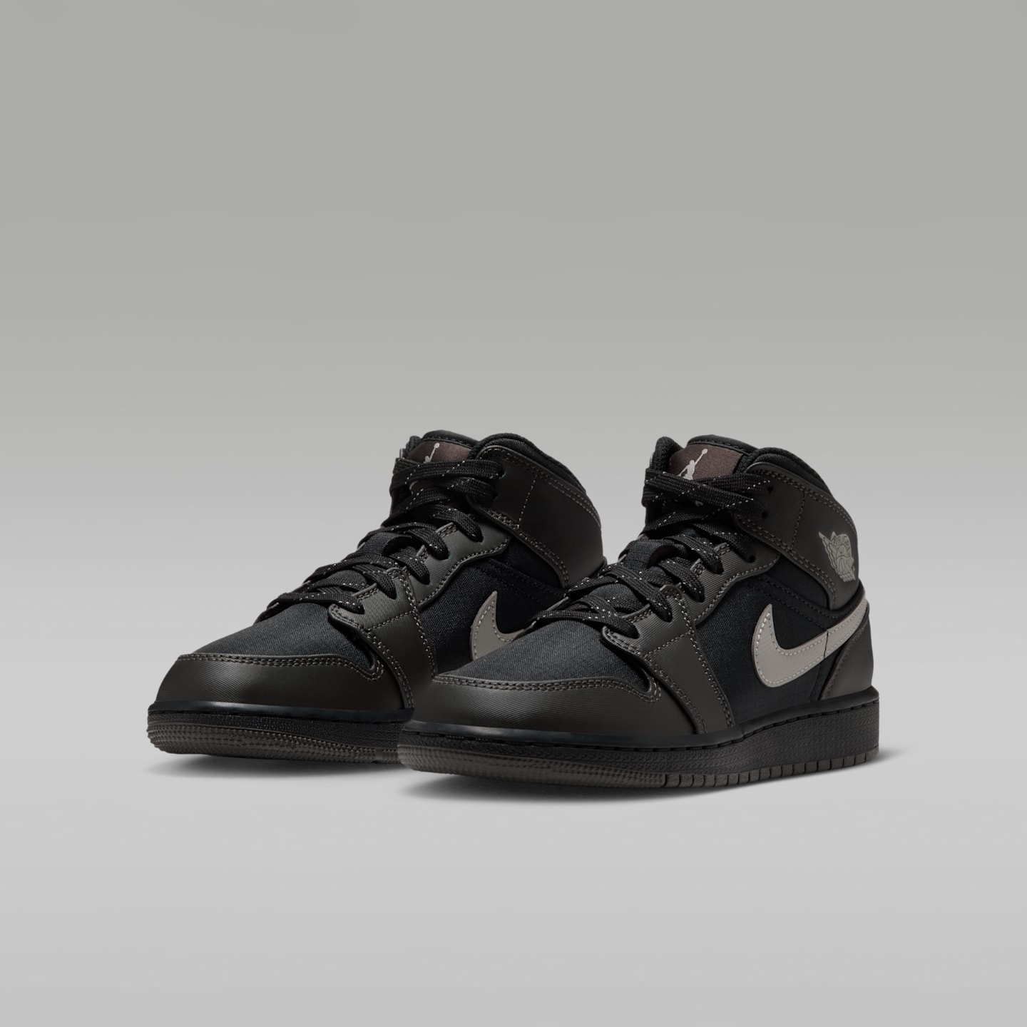 Детские кроссовки Jordan Air Jordan 1 Mid Utility, цвет: Чёрный / Еловый туманный — фото 5