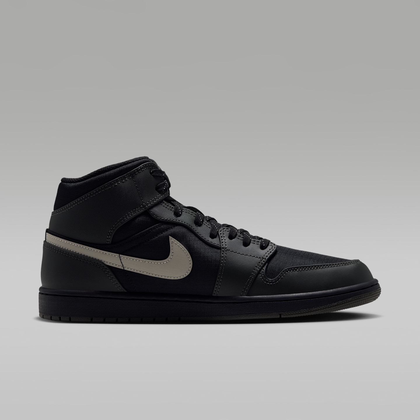 Мужские кроссовки Air Jordan 1 Mid Utility, цвет: Чёрный / Еловый туманный — фото 3