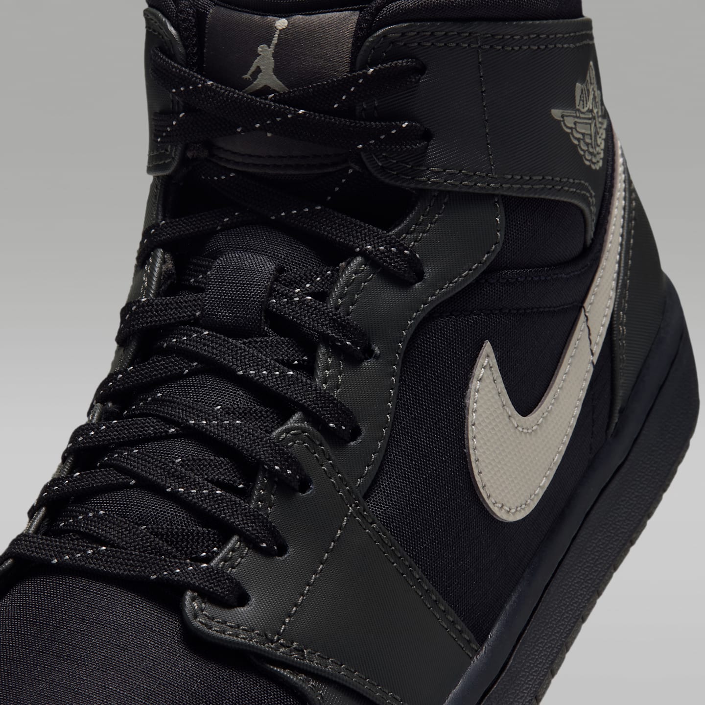 Мужские кроссовки Air Jordan 1 Mid Utility, цвет: Чёрный / Еловый туманный — фото 7