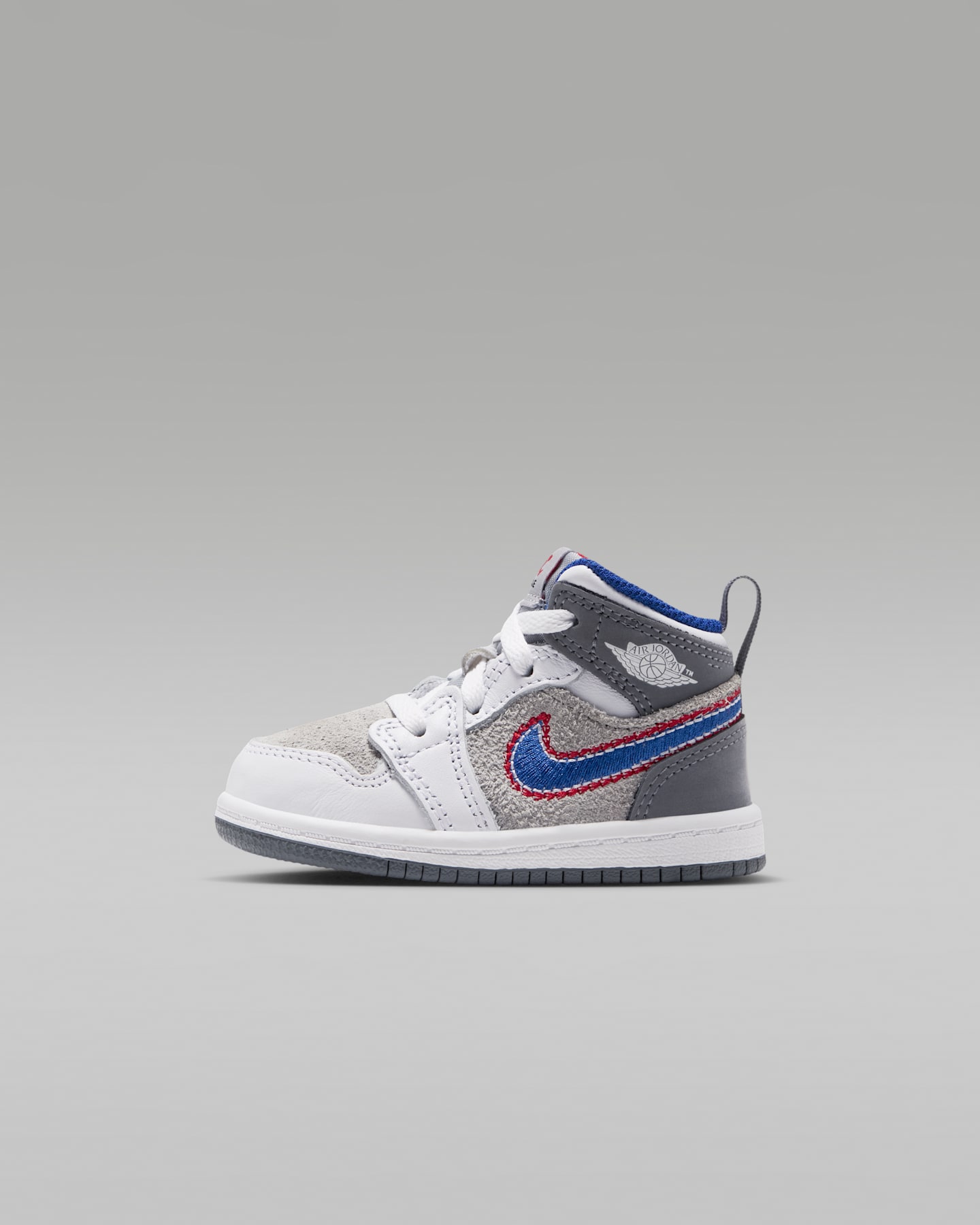 Детские кроссовки Jordan 1 Mid SE "Hare" Shoes, цвет: Серый / Красный — фото 12