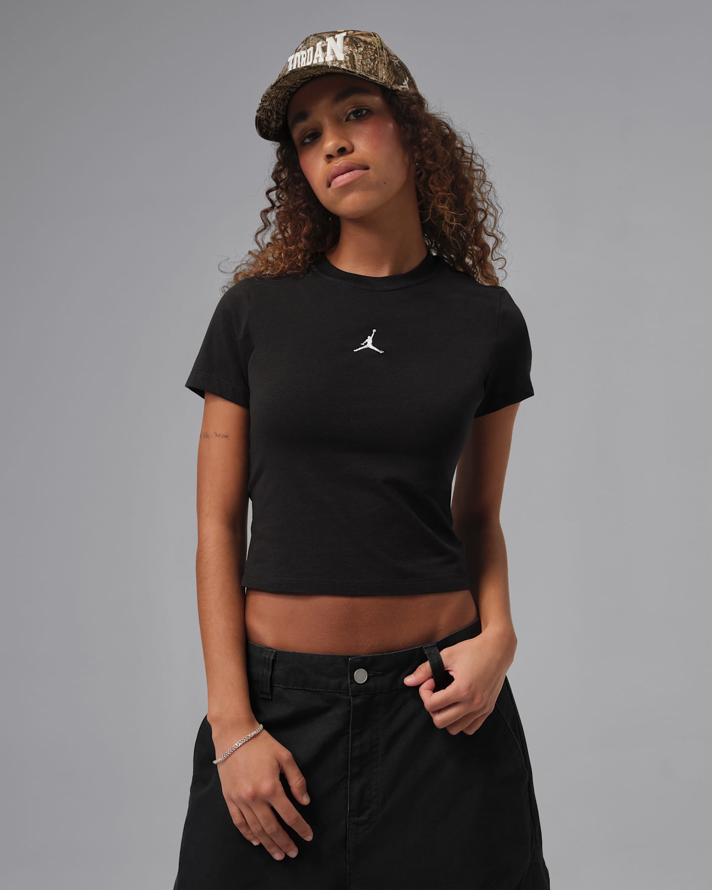 Женская футболка Jordan Essentials, цвет: Чёрный / Белый — фото 5