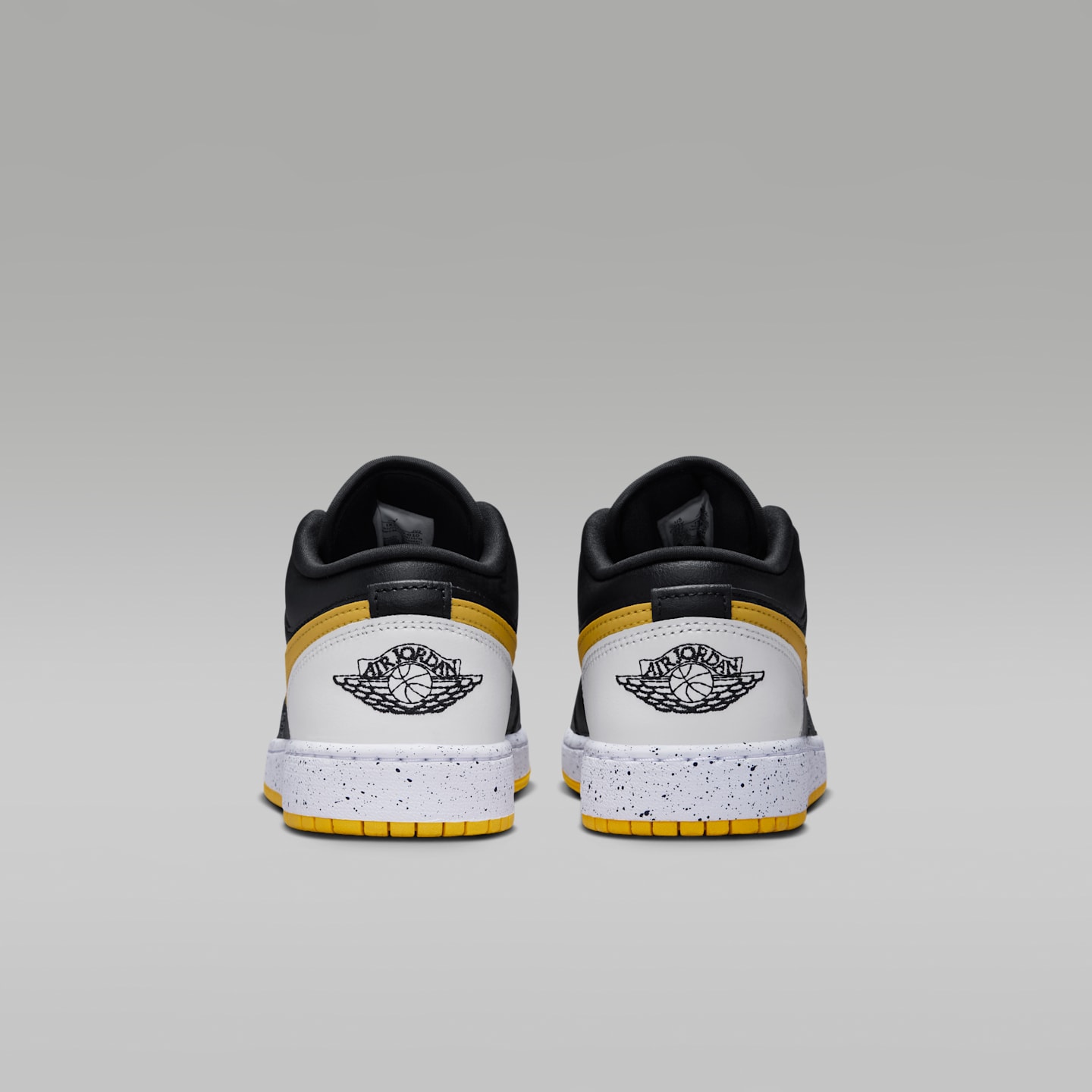 Детские кроссовки Air Jordan 1 Low, цвет: Чёрный / Белый — фото 6