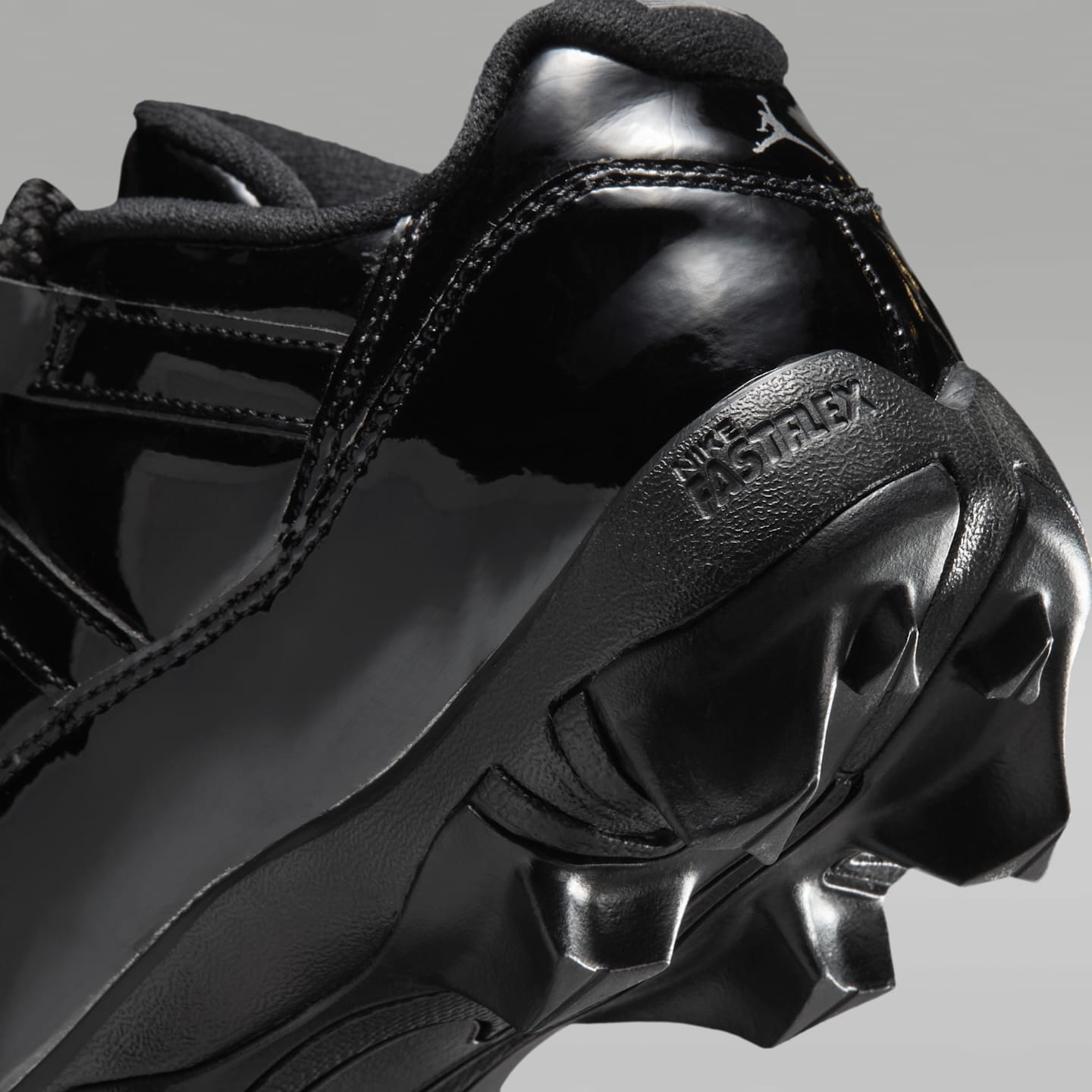 Детские бутсы Jordan 11 Low Cleats, цвет: Чёрный / Серебряный — фото 9