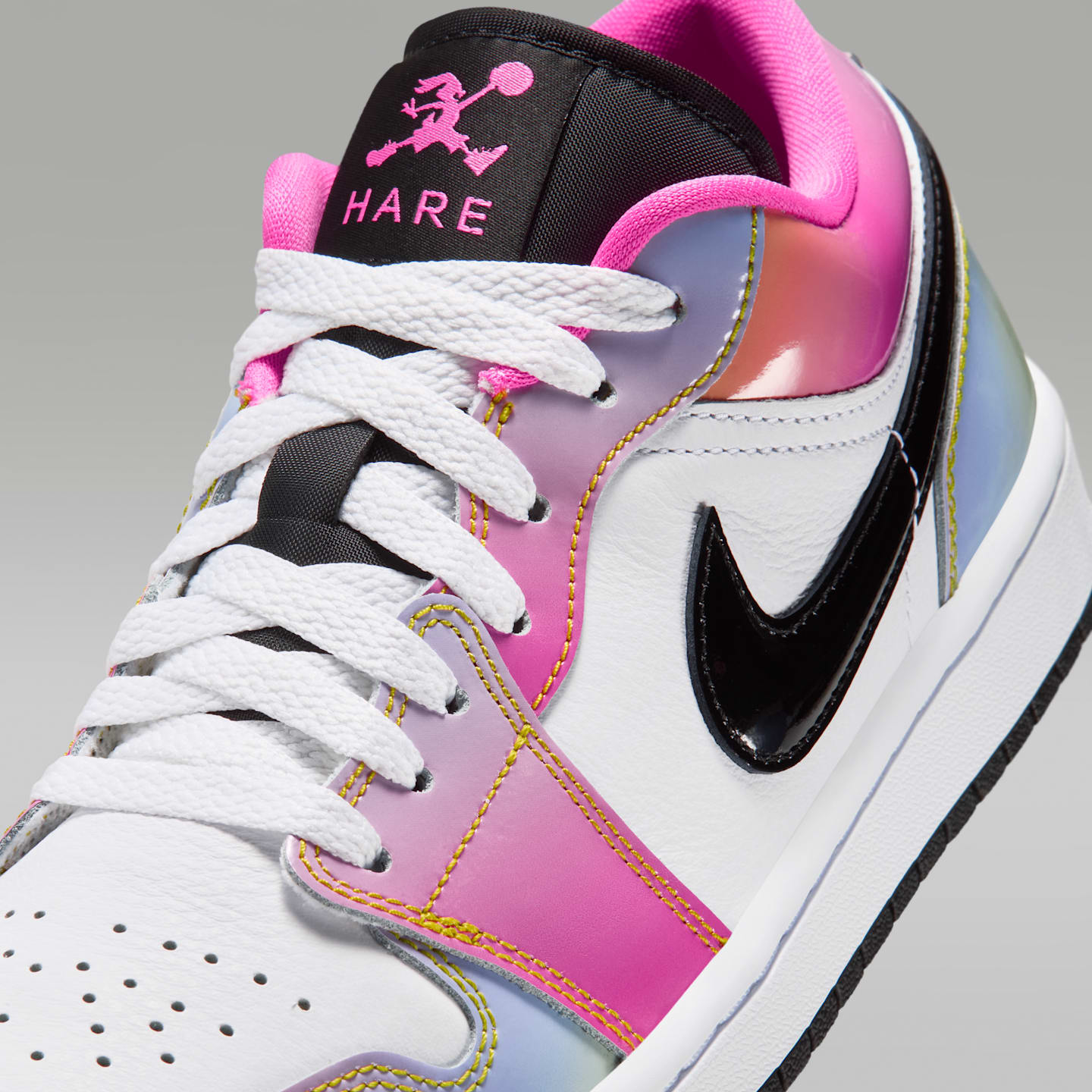 Женские кроссовки Air Jordan 1 Low SE "Lola Bunny" Shoes, цвет: Белый / Розовый — фото 7
