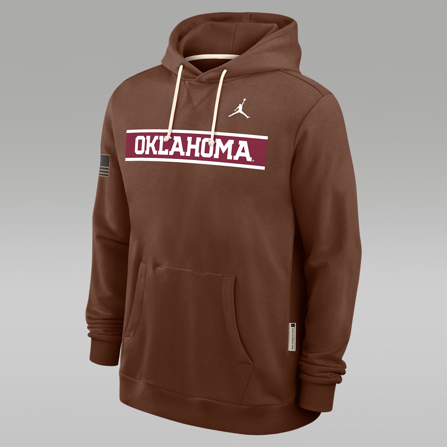 Мужское худи Jordan Oklahoma 2026 Military Appreciation Standard Issue Dri-FIT College Pullover, цвет: Коричневый — фото 1