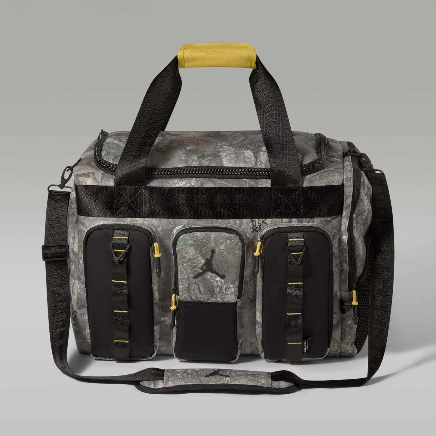 Женская сумка Jordan Collectors Gym Duffel (45.7L), цвет: Камуфляжный зелёный — фото 2