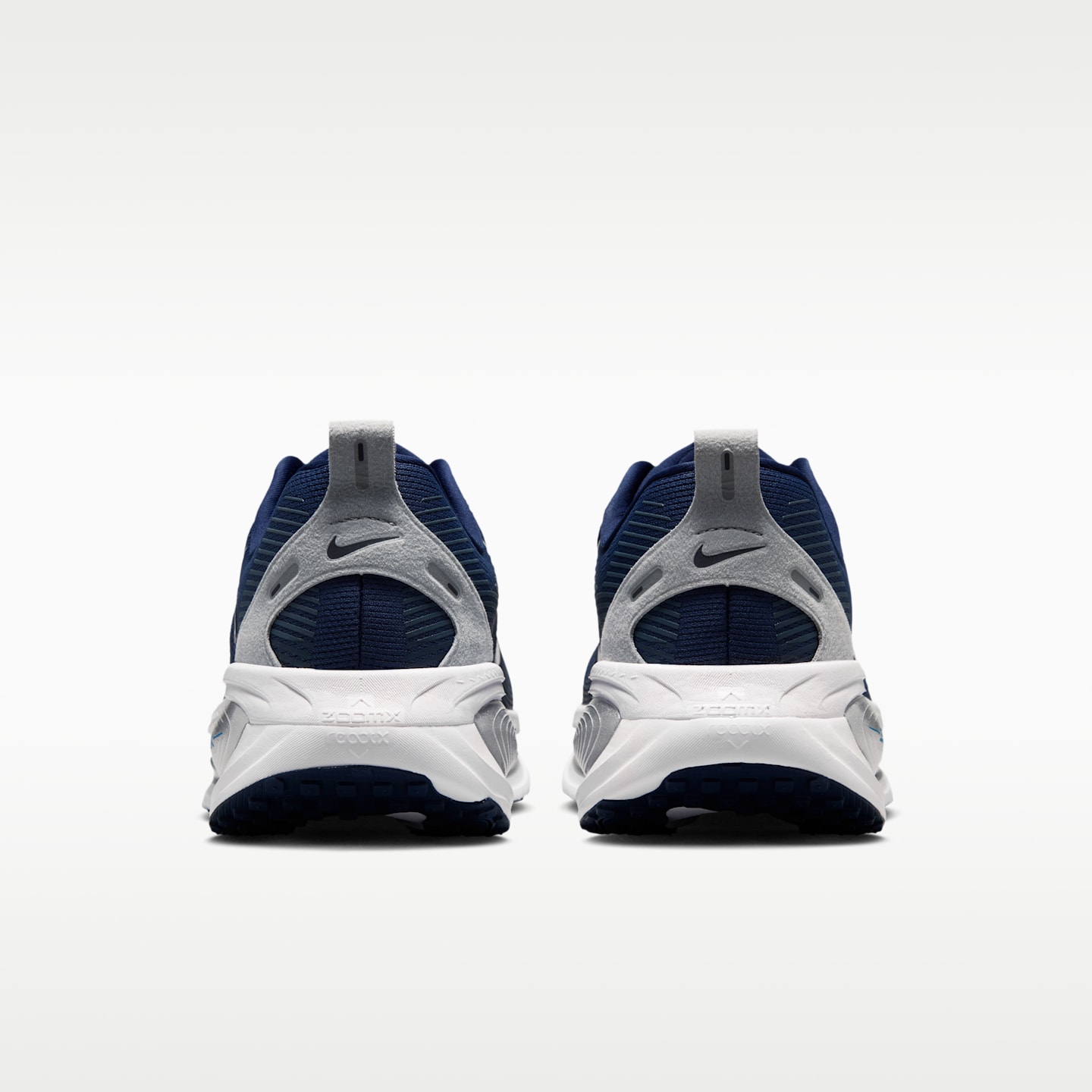 Мужские кроссовки Nike Vomero 18 (Dallas Cowboys) NFL Road Running, цвет: Тёмно-синий / Волчий серый — фото 6