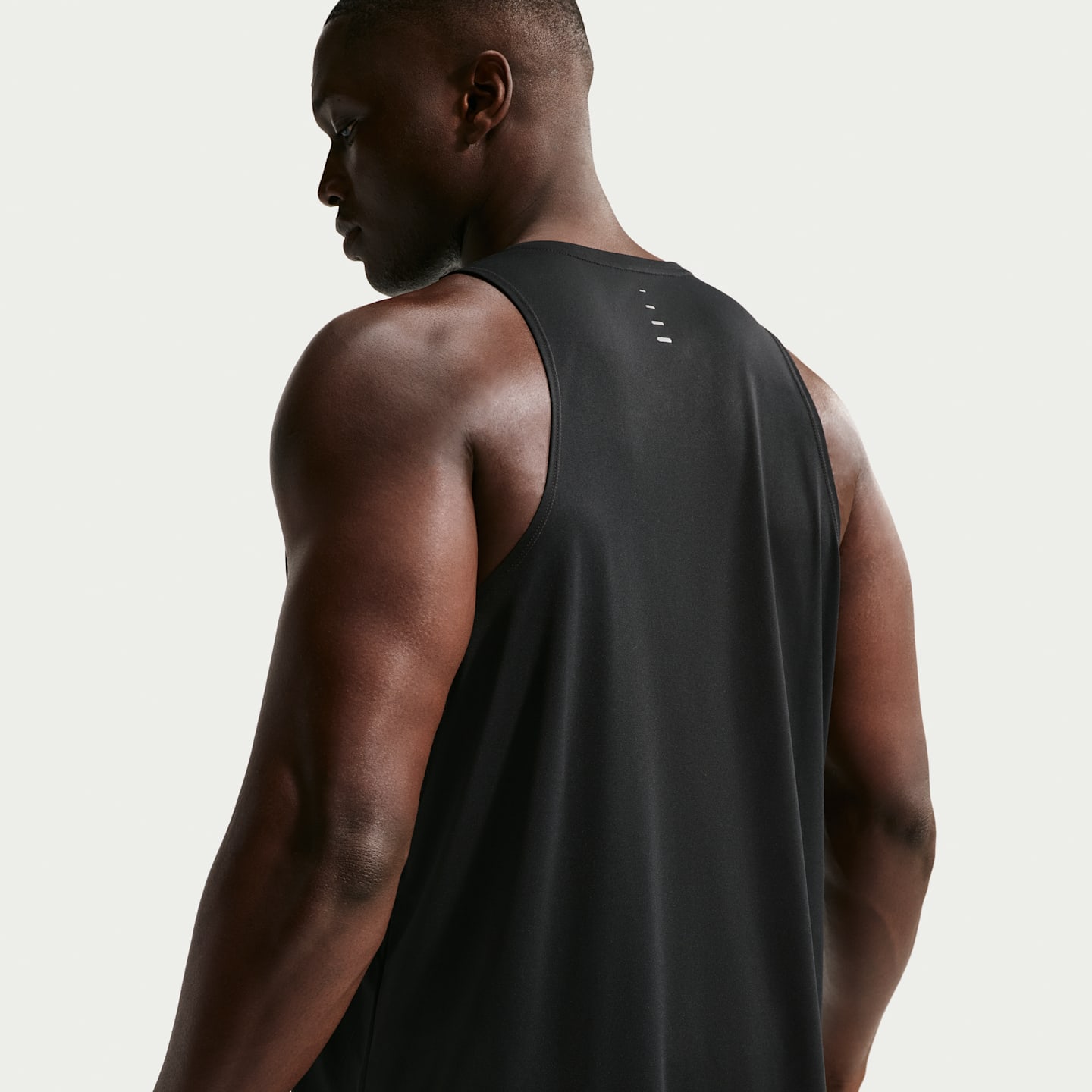 Мужская беговая майка Nike Stride Dri-FIT ADV, цвет: Чёрный — фото 7