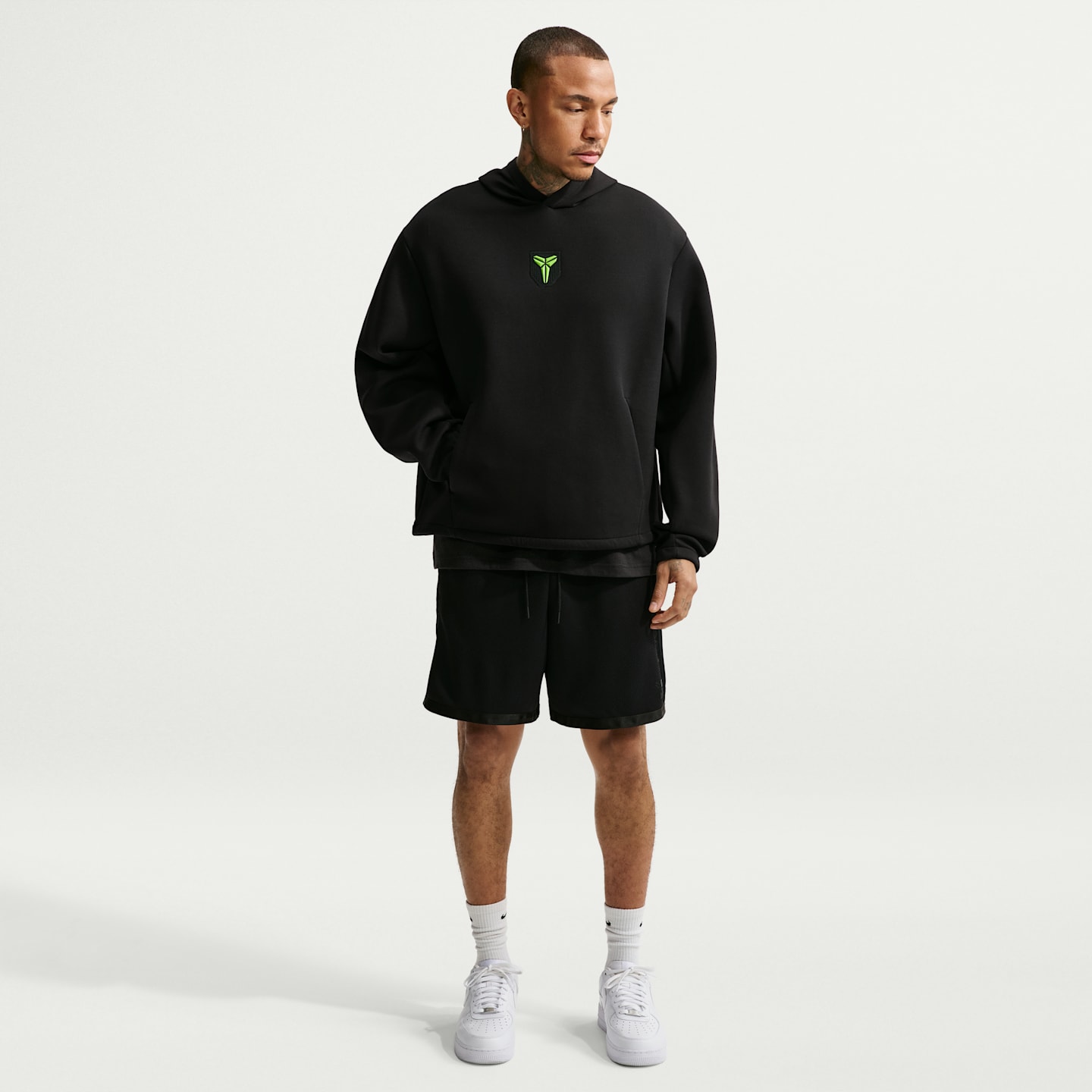 Мужское баскетбольное худи Nike Kobe Mambacurial, цвет: Чёрный / Зелёный — фото 4