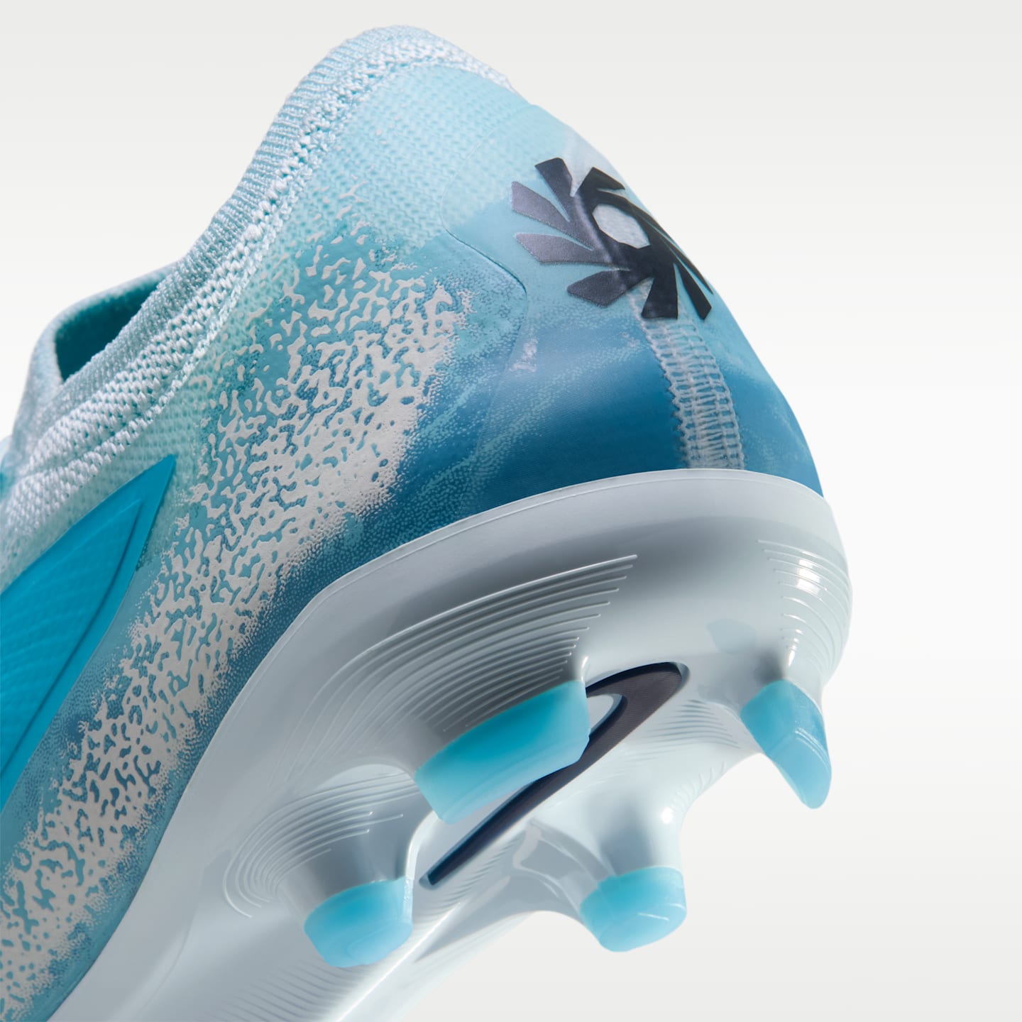 Детские бутсы Nike Jr. Phantom 6 Low Pro Multi-Ground Soccer Cleats, цвет: Синий — фото 9