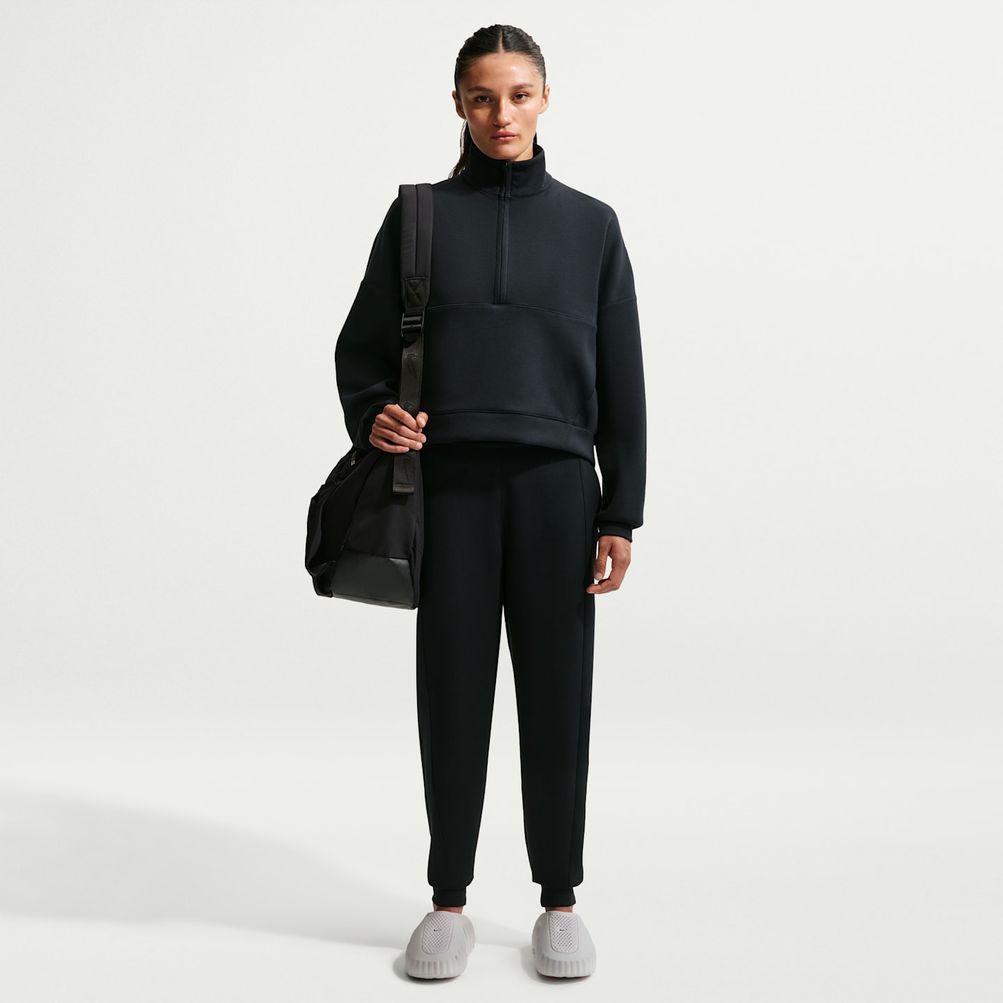 Женский топ оверсайз на полумолнии Nike 24.7 ImpossiblySoft Dri-FIT, цвет: Чёрный / Серый — фото 4