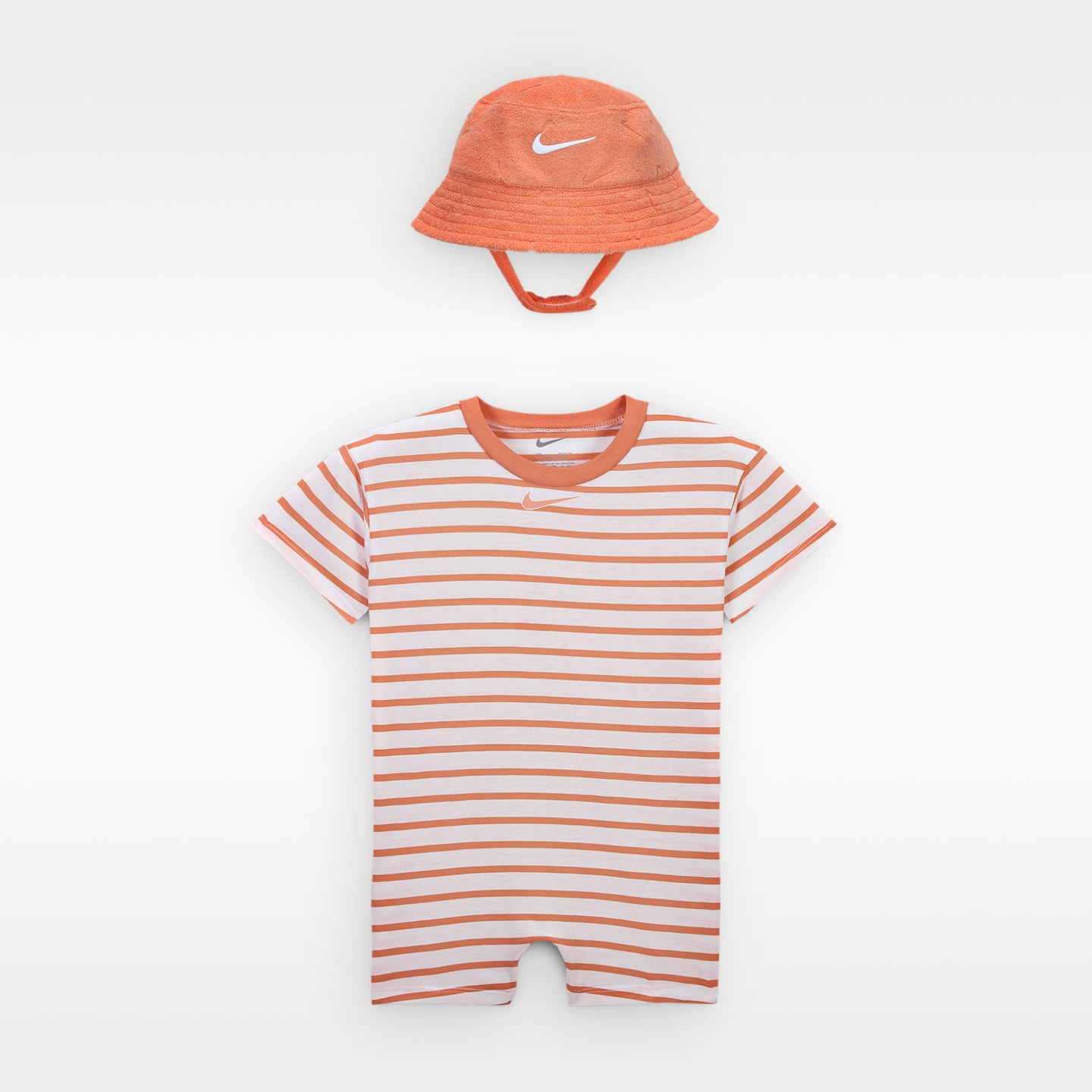 Комбинезон Nike Short Sleeve Romper with Bucket Hat для малышей, цвет: Абрикосовый — фото 1