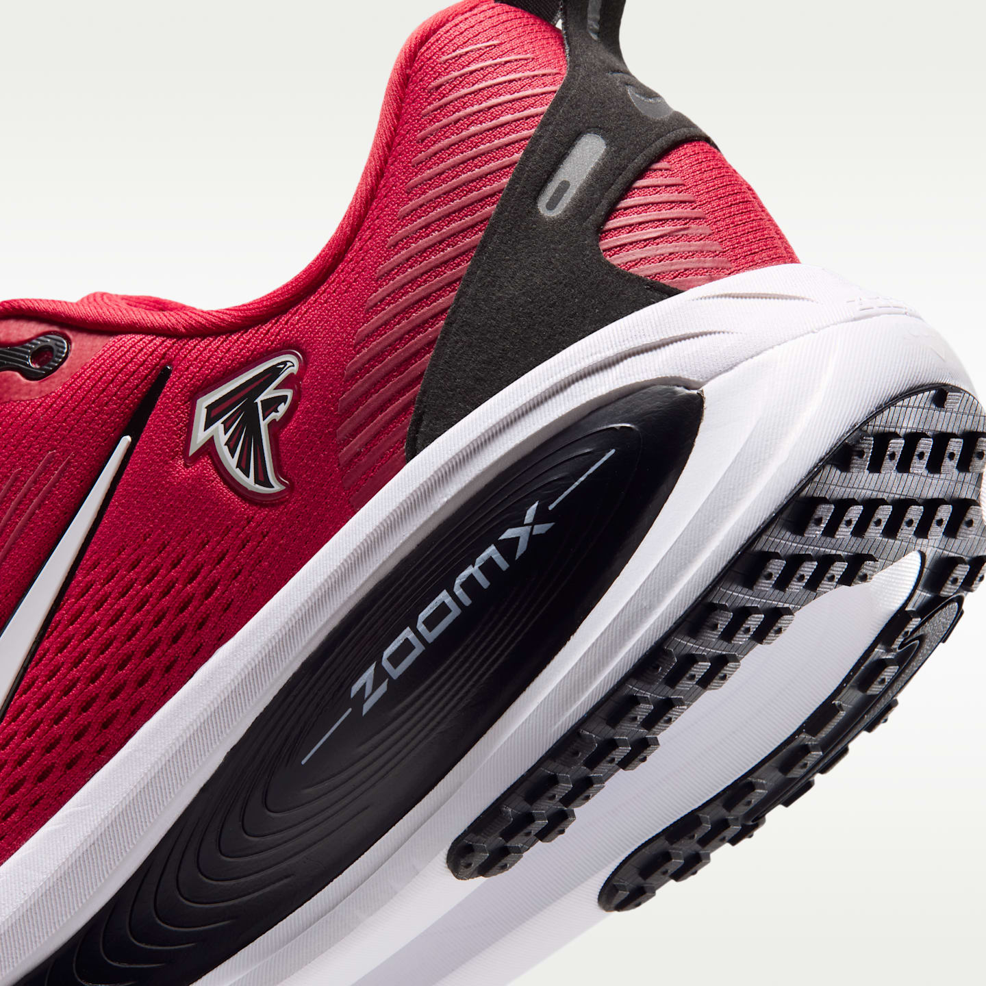 Мужские кроссовки Nike Vomero 18 (Atlanta Falcons) NFL Road Running, цвет: Красный / Чёрный — фото 8