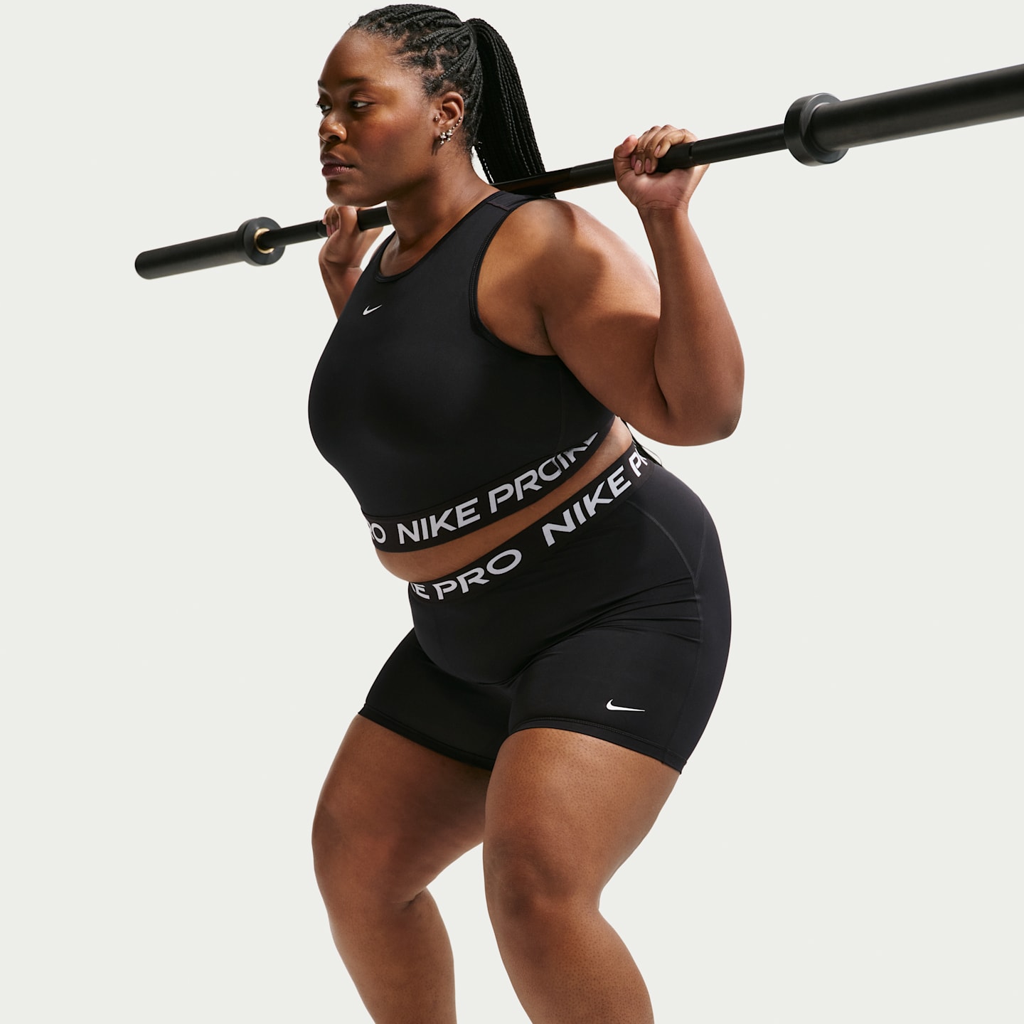 Женские шорты Nike Pro 365 5", большие размеры, цвет: Чёрный / Белый — фото 4