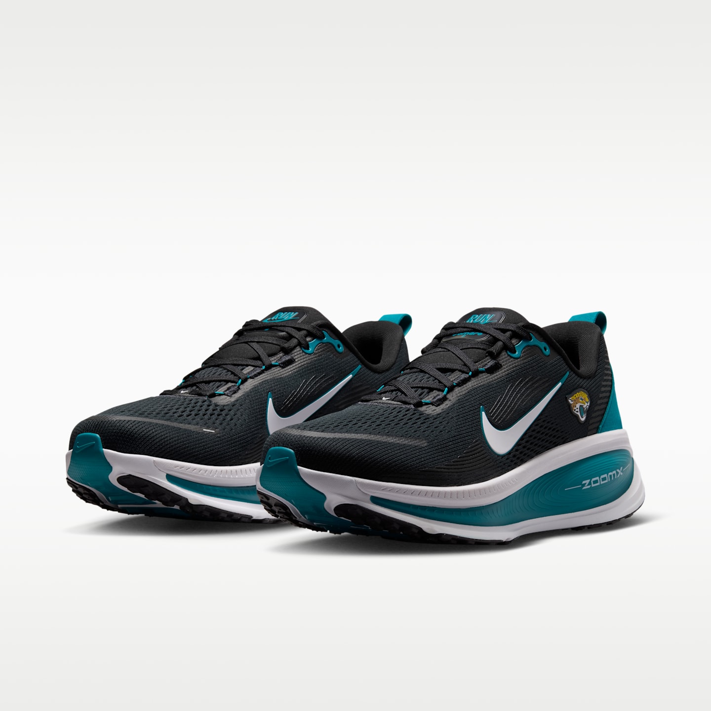 Мужские кроссовки Nike Vomero 18 (Jacksonville Jaguars) NFL Road Running, цвет: Чёрный / Белый — фото 5