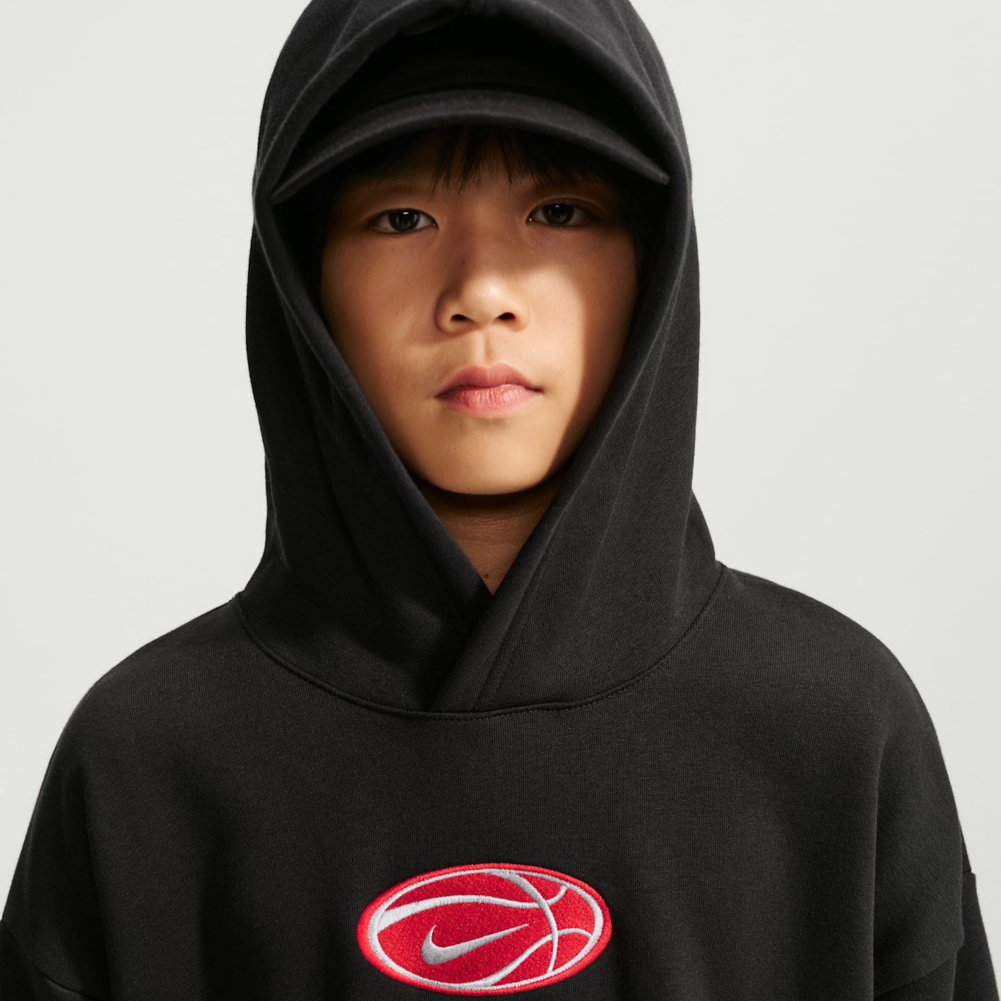 Детское баскетбольное худи Nike Dri-FIT, цвет: Чёрный / Волчий серый — фото 3