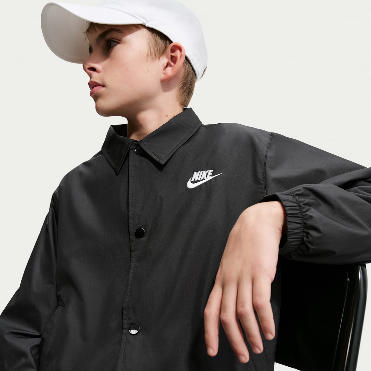 Детская куртка Nike Sportswear Club Repel Coaches' Jacket, цвет: Чёрный / Белый — фото 3