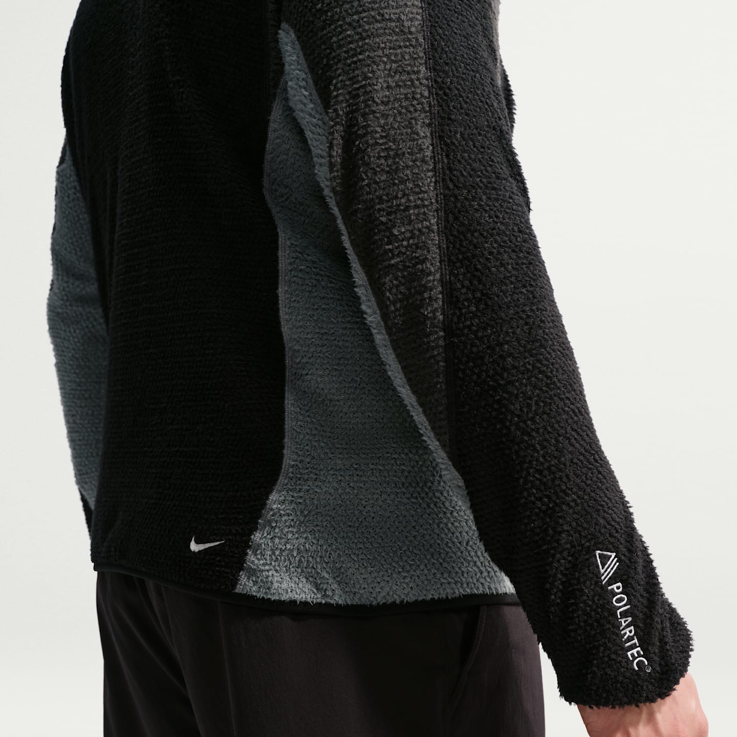 Женский топ Nike ACG Wolf Lichen Crew-Neck Top, цвет: Чёрный / Антрацитовый — фото 9