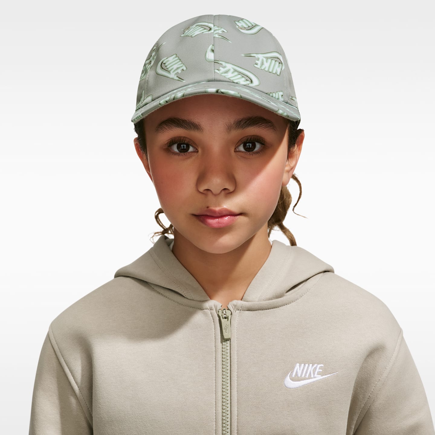Детская кепка Nike Club неструктурированная, цвет: Еловый туманный — фото 3
