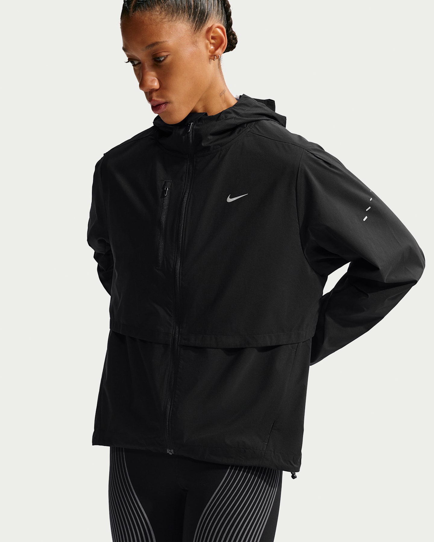 Женская куртка Nike Swift Storm-FIT Running, цвет: Чёрный — фото 9
