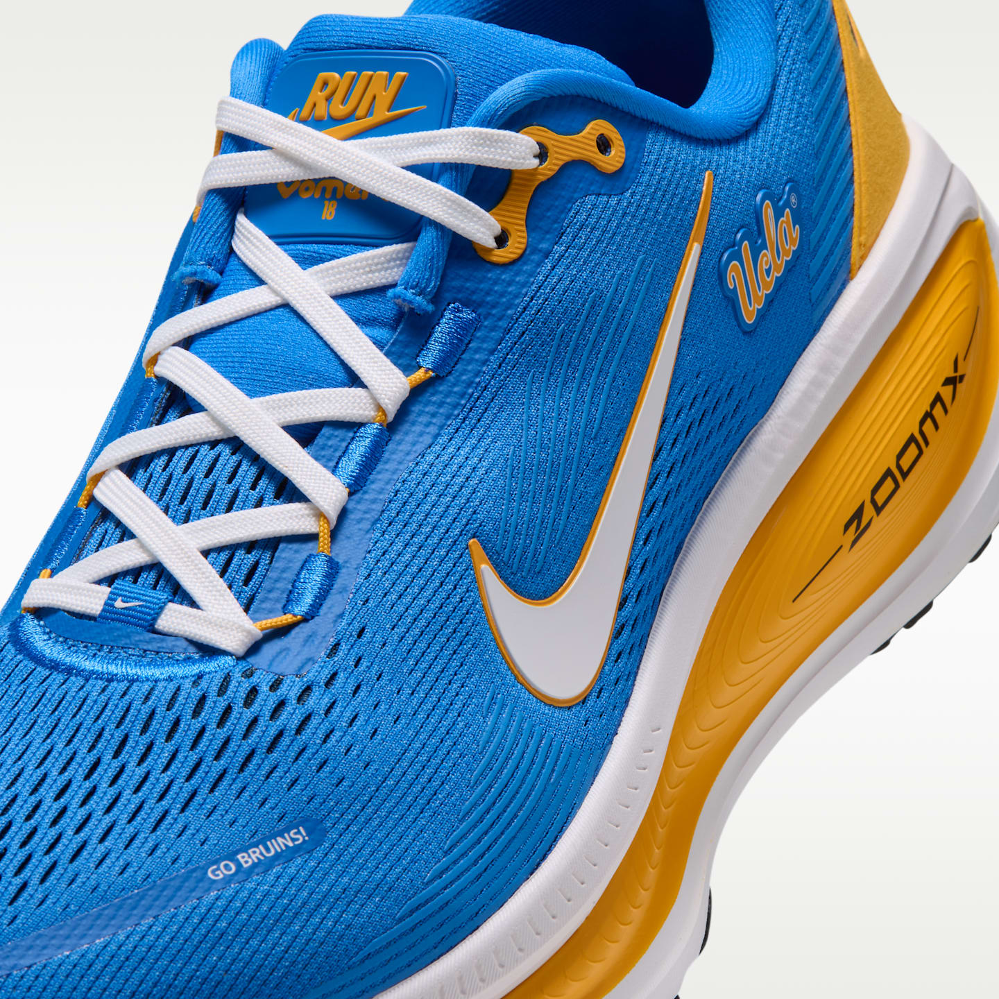 Мужские кроссовки Nike College Vomero 18 (Ucla) Road Running, цвет: Синий / Золотой — фото 7
