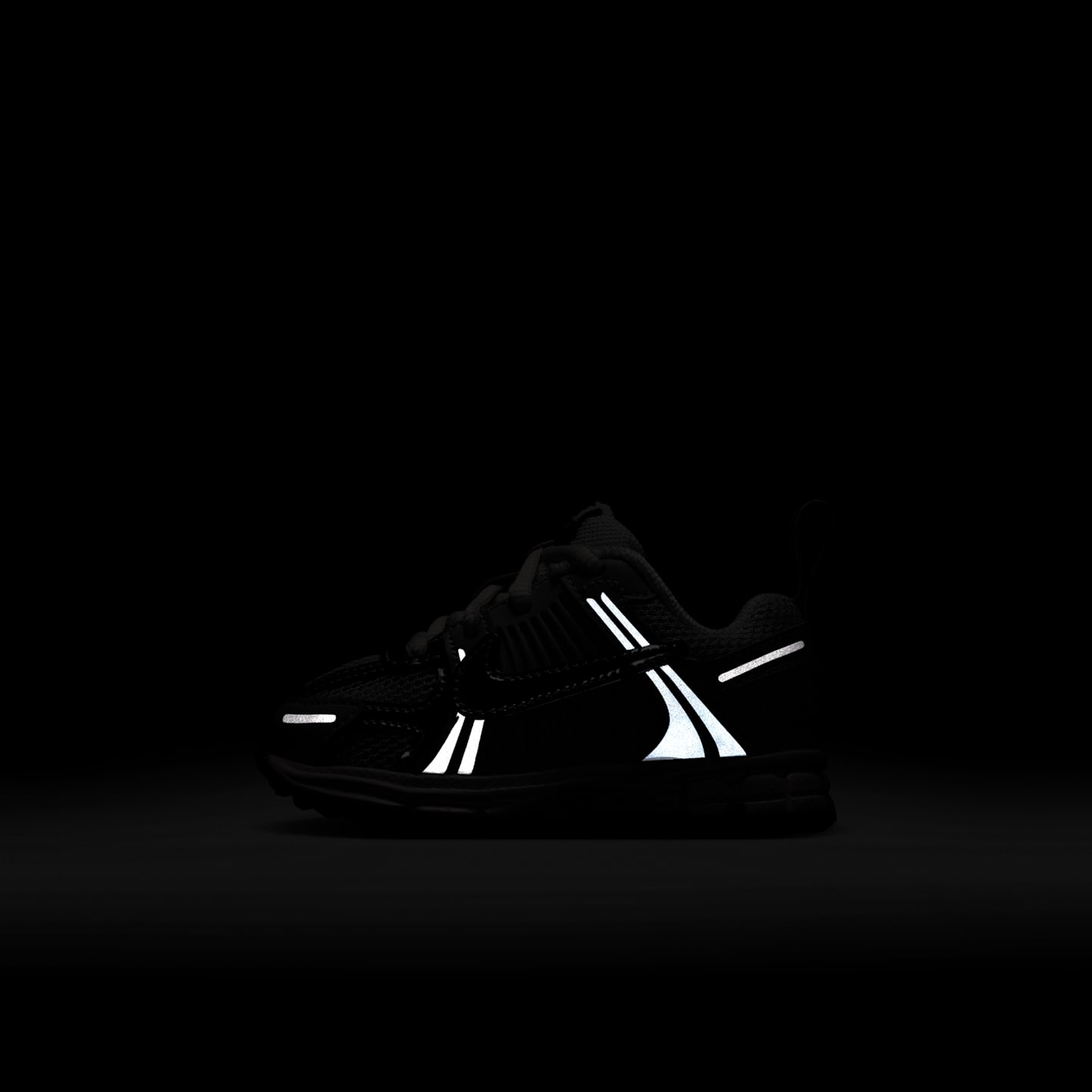 Детские кроссовки Nike Vomero 5 Baby/Toddler (Classic Laces), цвет: Молочный / Серебристый — фото 8