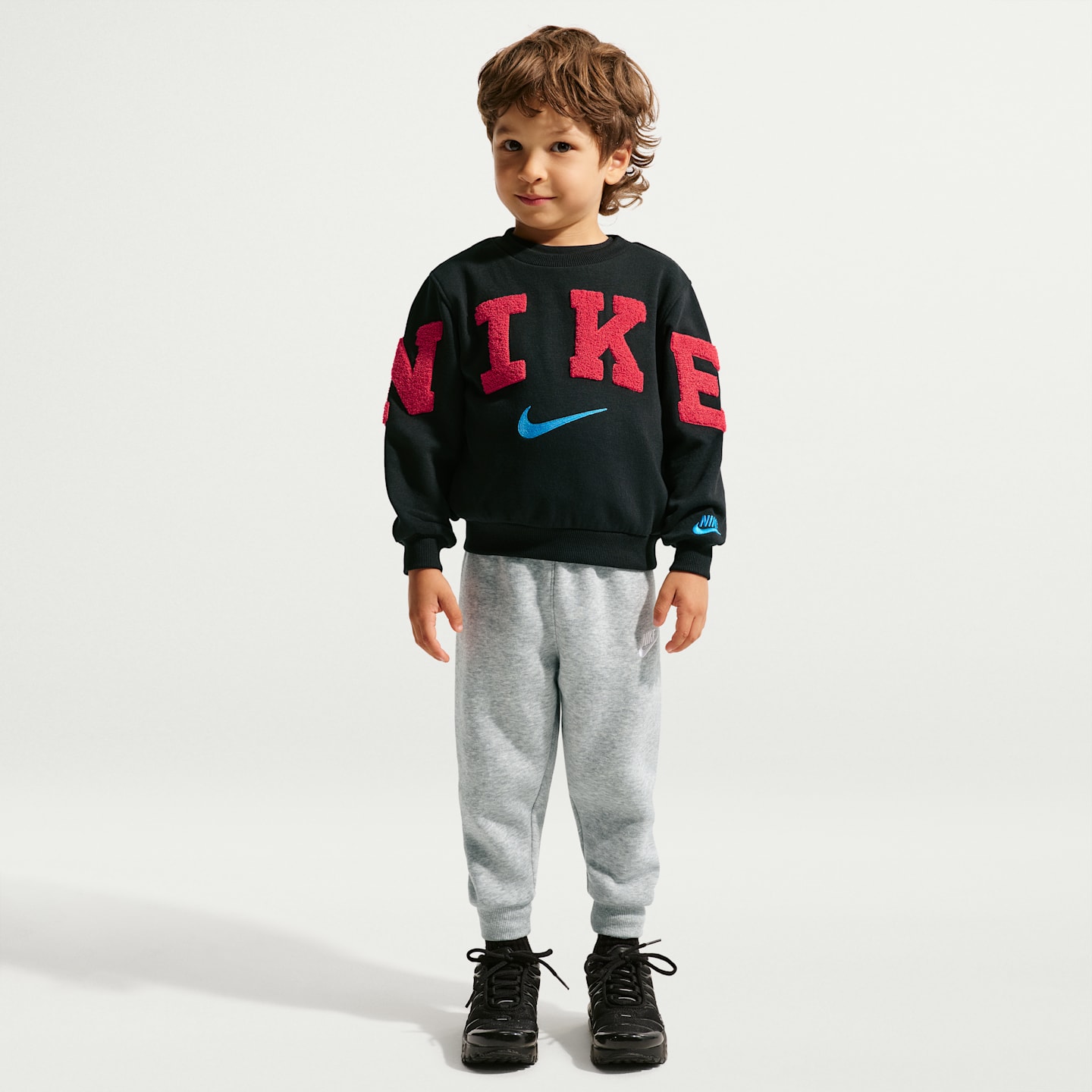 Детский флисовый свитшот Nike Club Chenille для малышей, цвет: Чёрный / Красный — фото 4