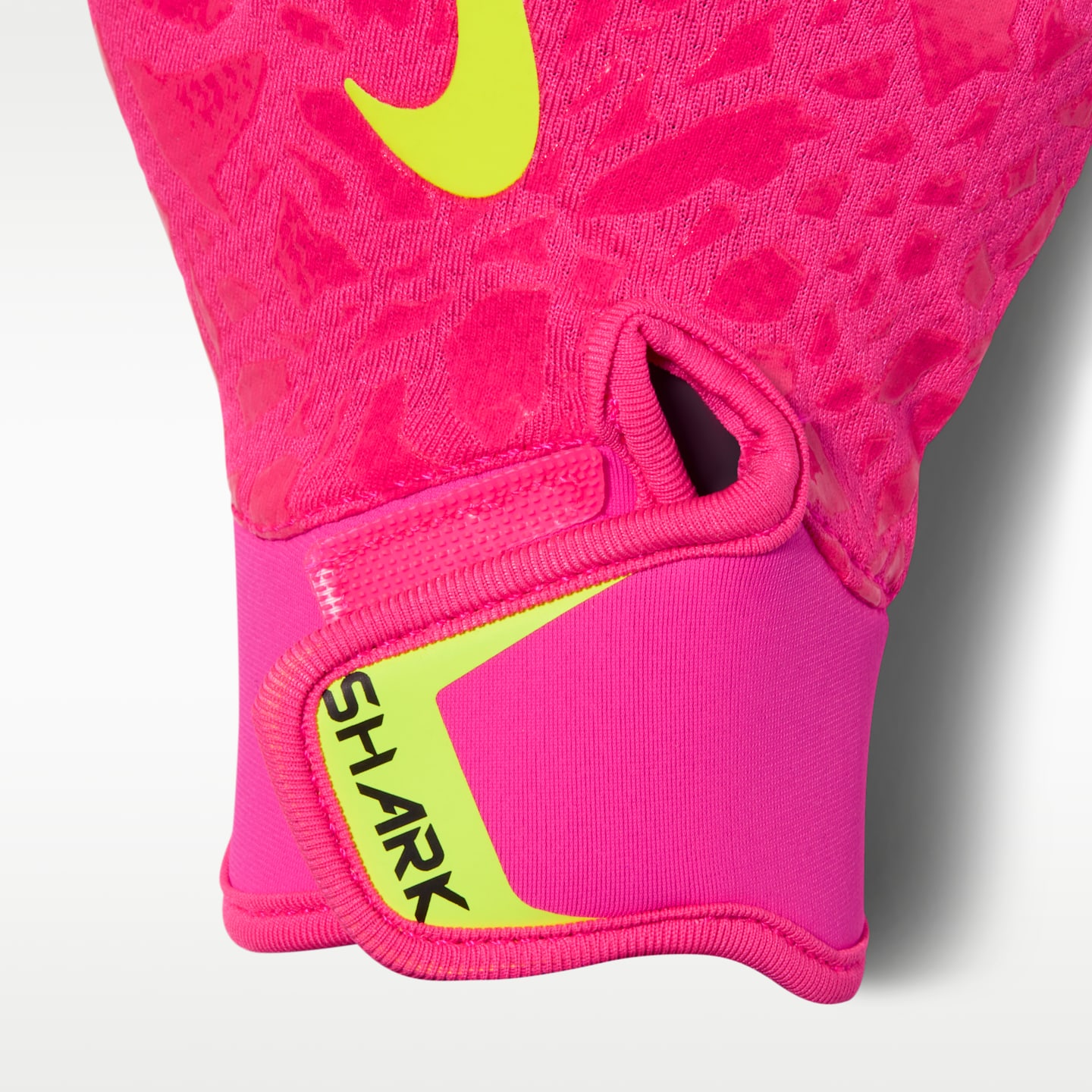 Детские футбольные перчатки Nike Shark 2.0, 1 пара, цвет: Розовый / Кислотно-жёлтый — фото 3