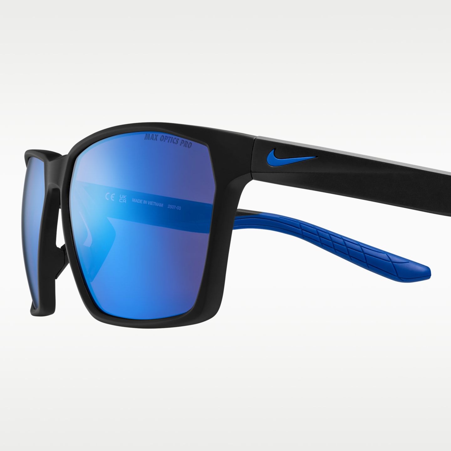 Солнцезащитные очки Nike Maverick Team Road Tint, цвет: Чёрный / Синий — фото 8