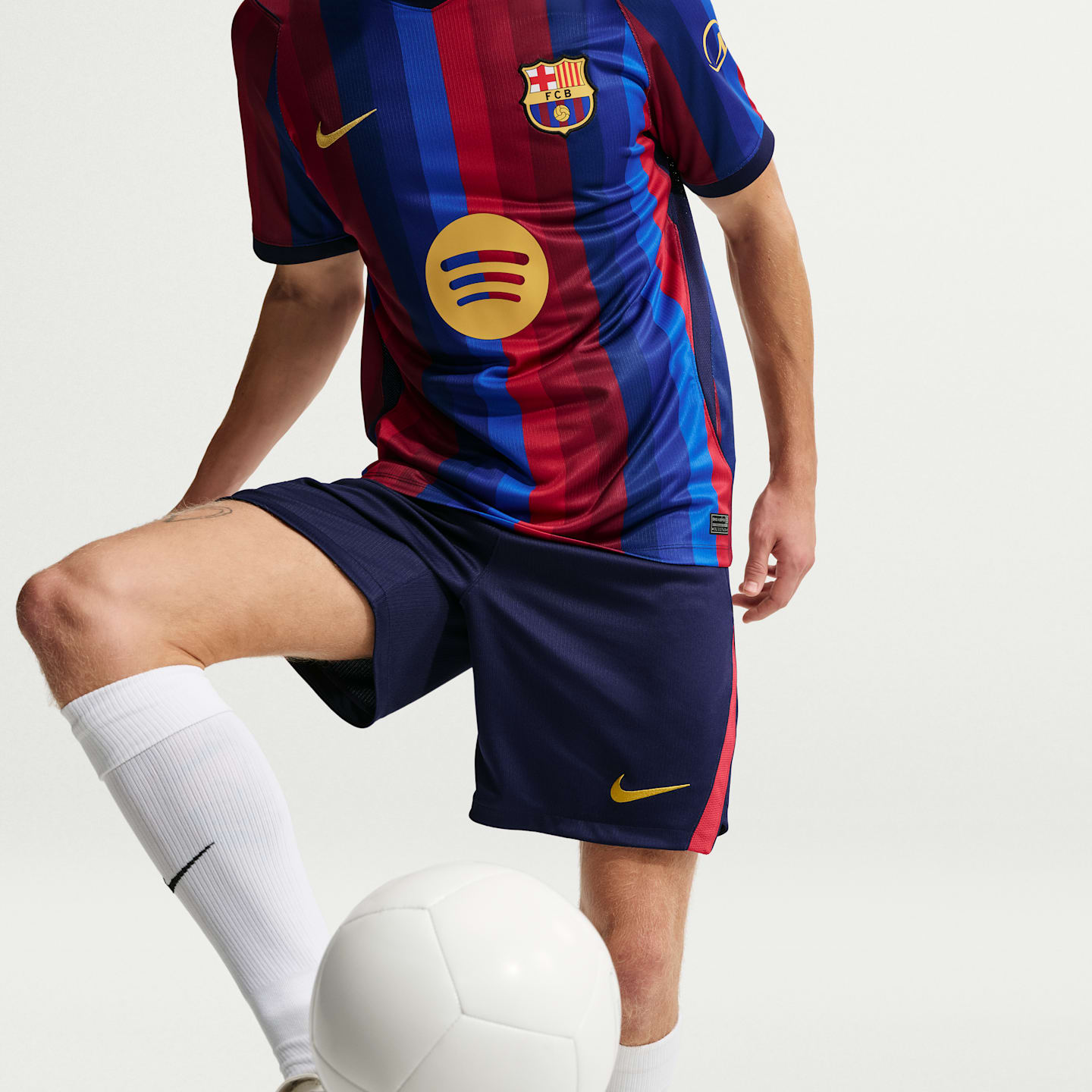 Мужские шорты Nike FC Barcelona 2026/27 Stadium Home Dri-FIT Soccer Replica, цвет: Синий / Красный — фото 4