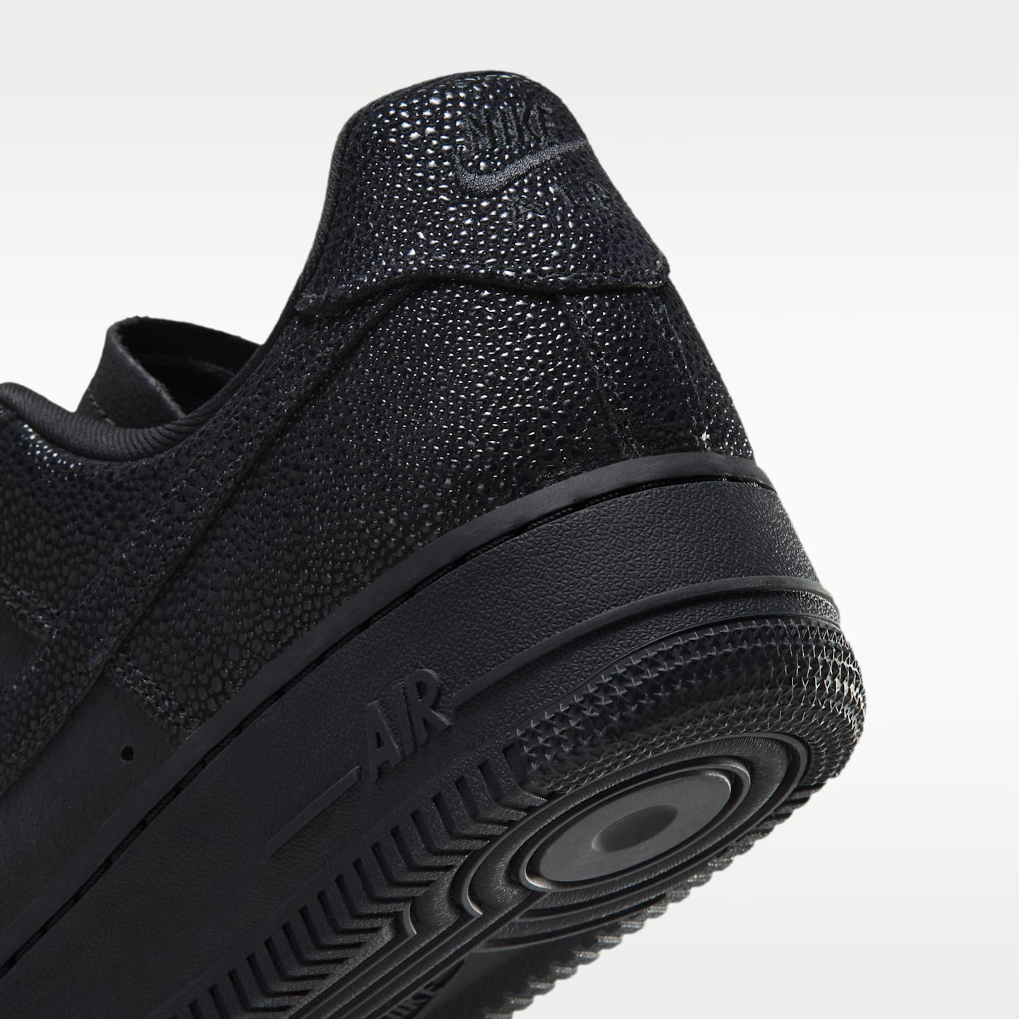 Женские кроссовки Nike Air Force 1 '07 SE Shagreen, цвет: Чёрный / Антрацитовый — фото 8