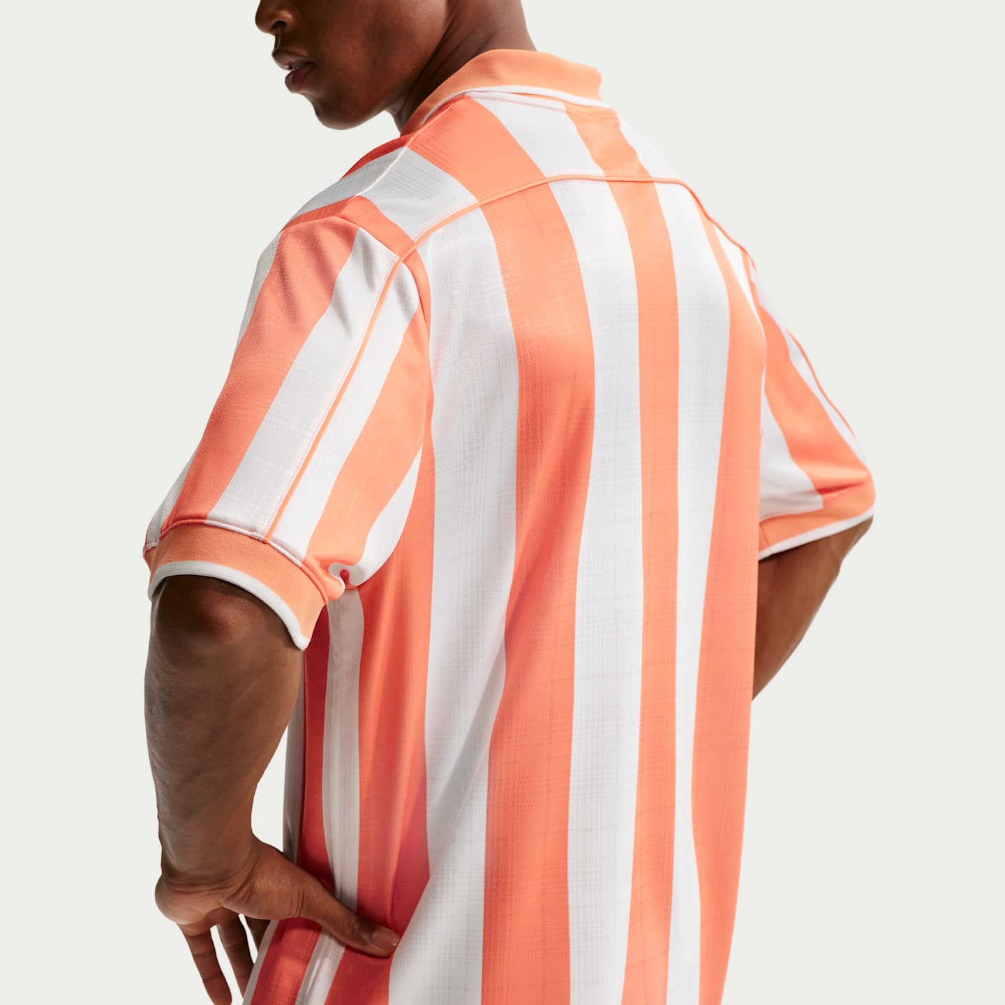 Мужское поло для гольфа Nike Fairway Fresh Dri-FIT с коротким рукавом, свободный крой, цвет: Оранжевый морозный — фото 2