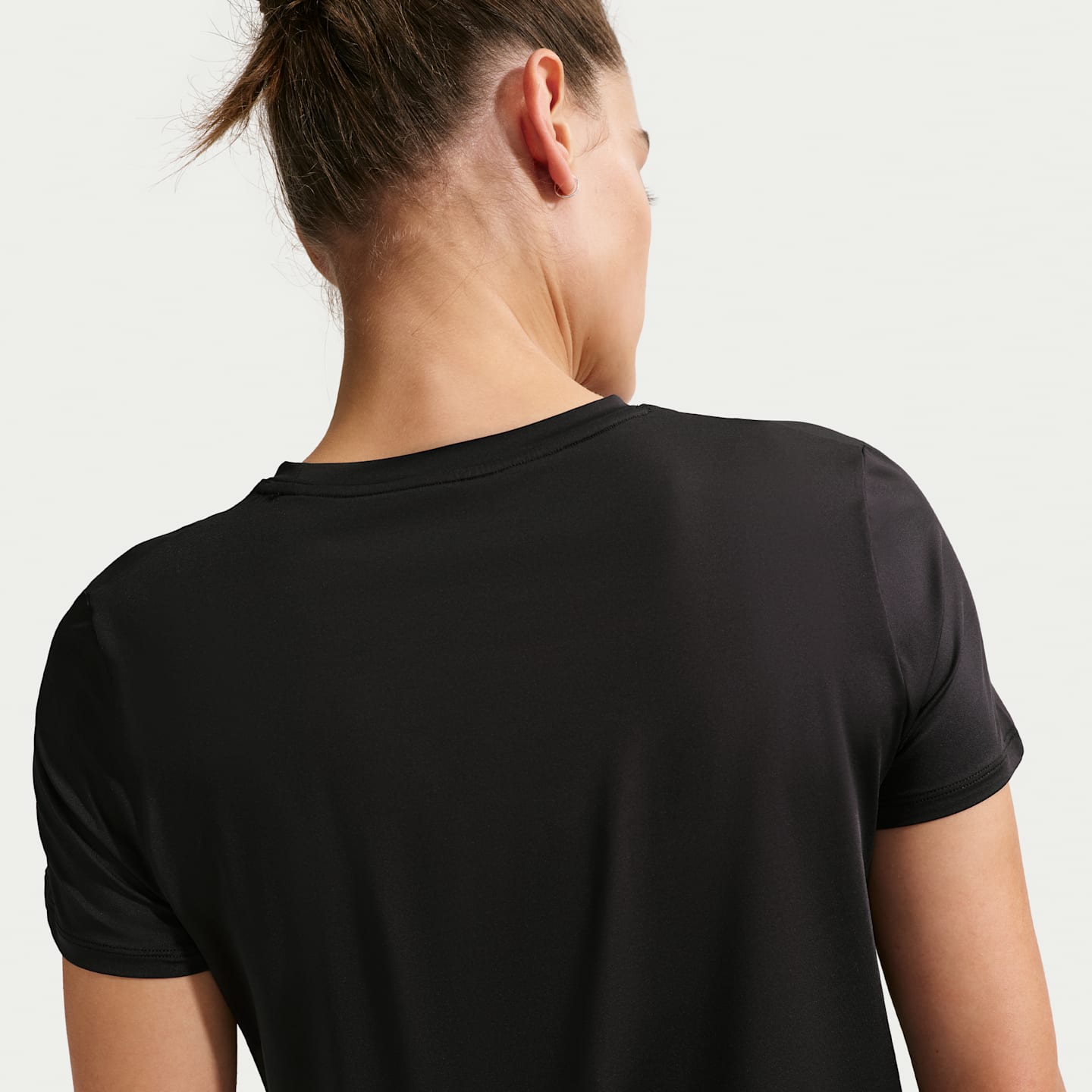 Женский топ Nike One Classic Dri-FIT с коротким рукавом, цвет: Чёрный / Белый — фото 2