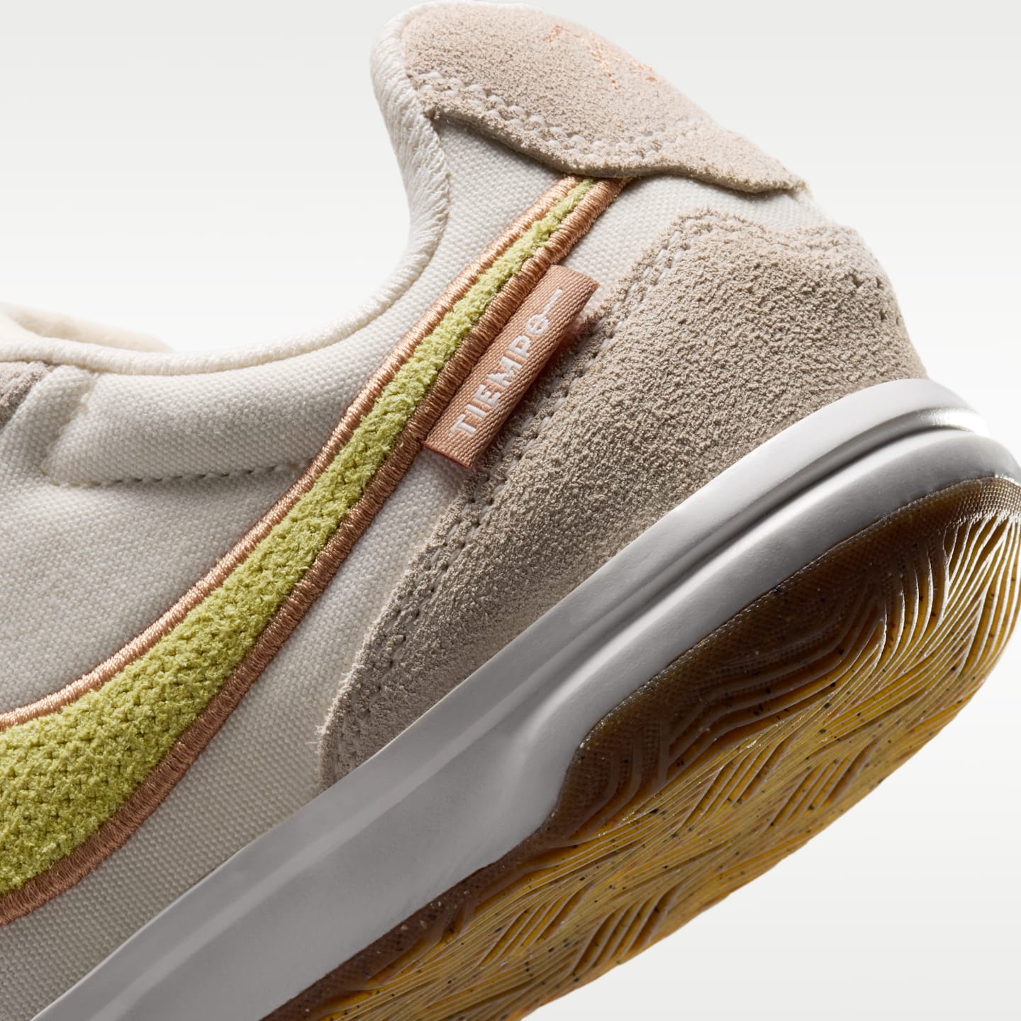 Детские кроссовки Nike Jr. Tiempo Streetgato PRM Low-Top Soccer, цвет: Меловой / Лимонный — фото 8