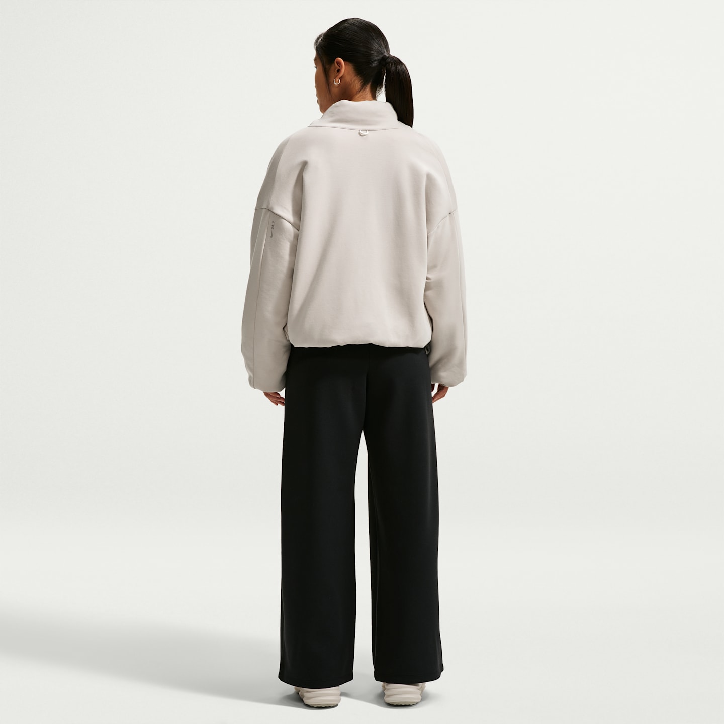 Женские широкие брюки Nike 24.7 ImpossiblySoft Dri-FIT с высокой посадкой, цвет: Чёрный / Серый — фото 5