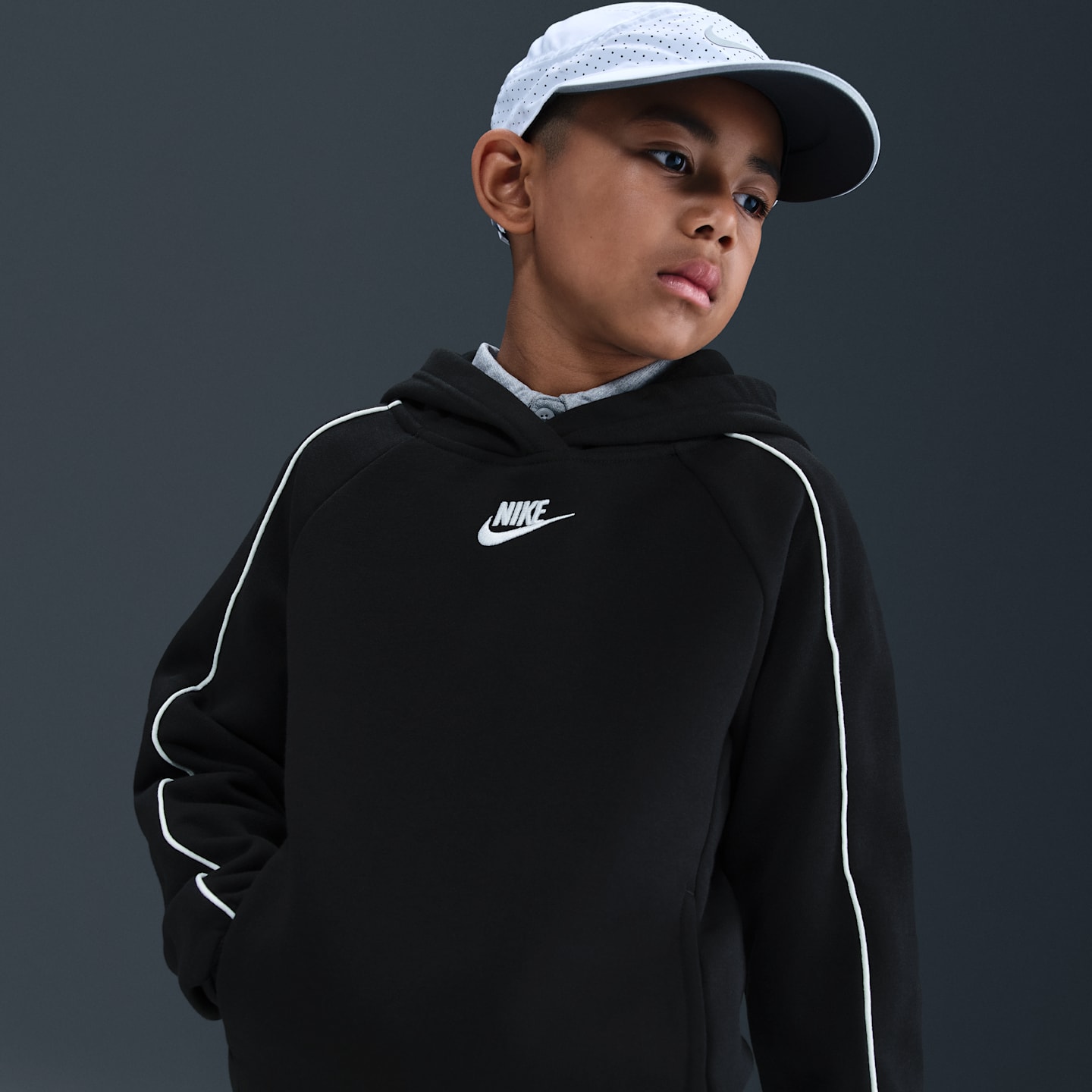 Детские комплекты Nike Sportswear Club Fleece Hooded Tracksuit, цвет: Чёрный / Белый — фото 2