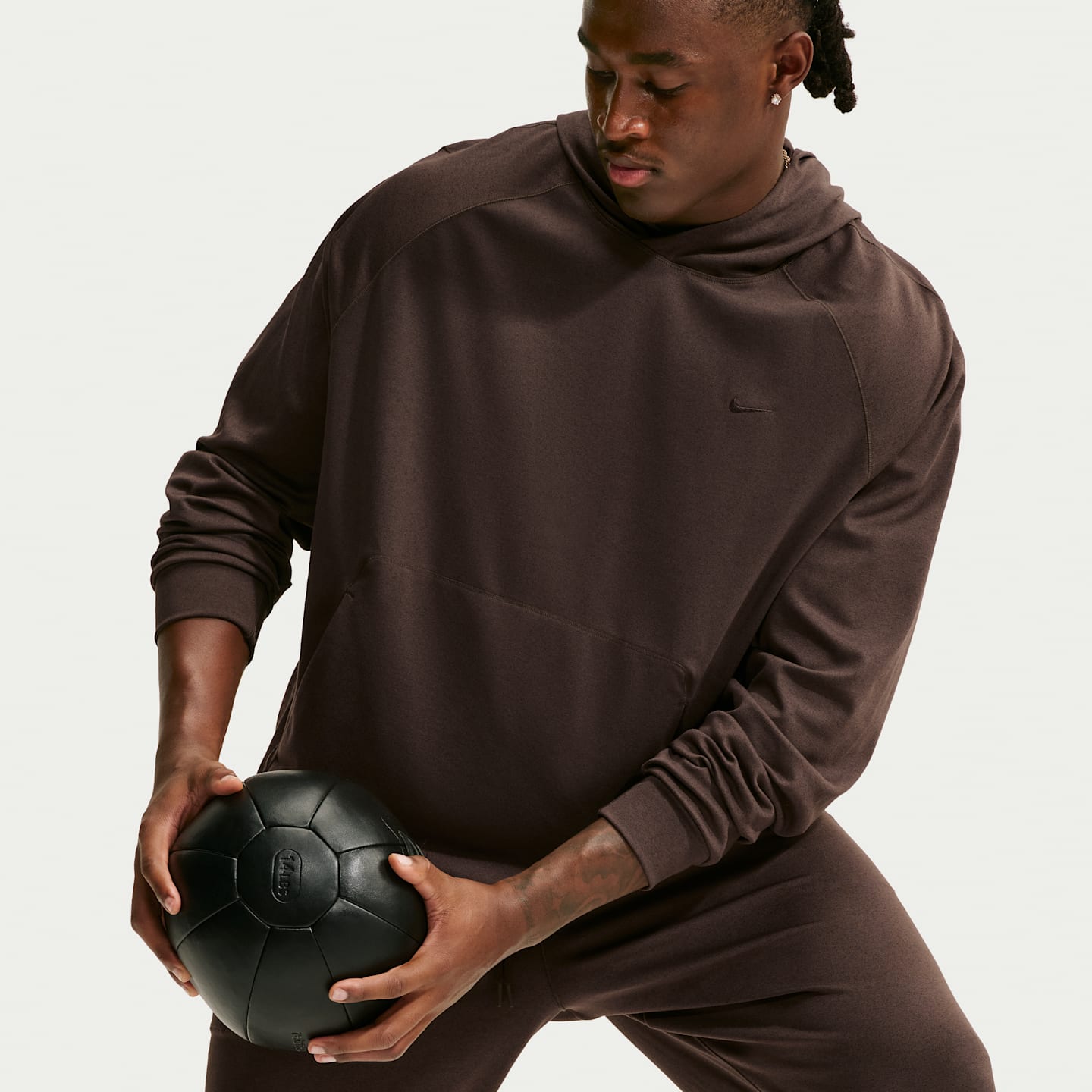 Мужское худи Nike Primary NanoKnit Dri-FIT UV Protection Pullover Performance, цвет: Коричневый / Меланжевый — фото 6