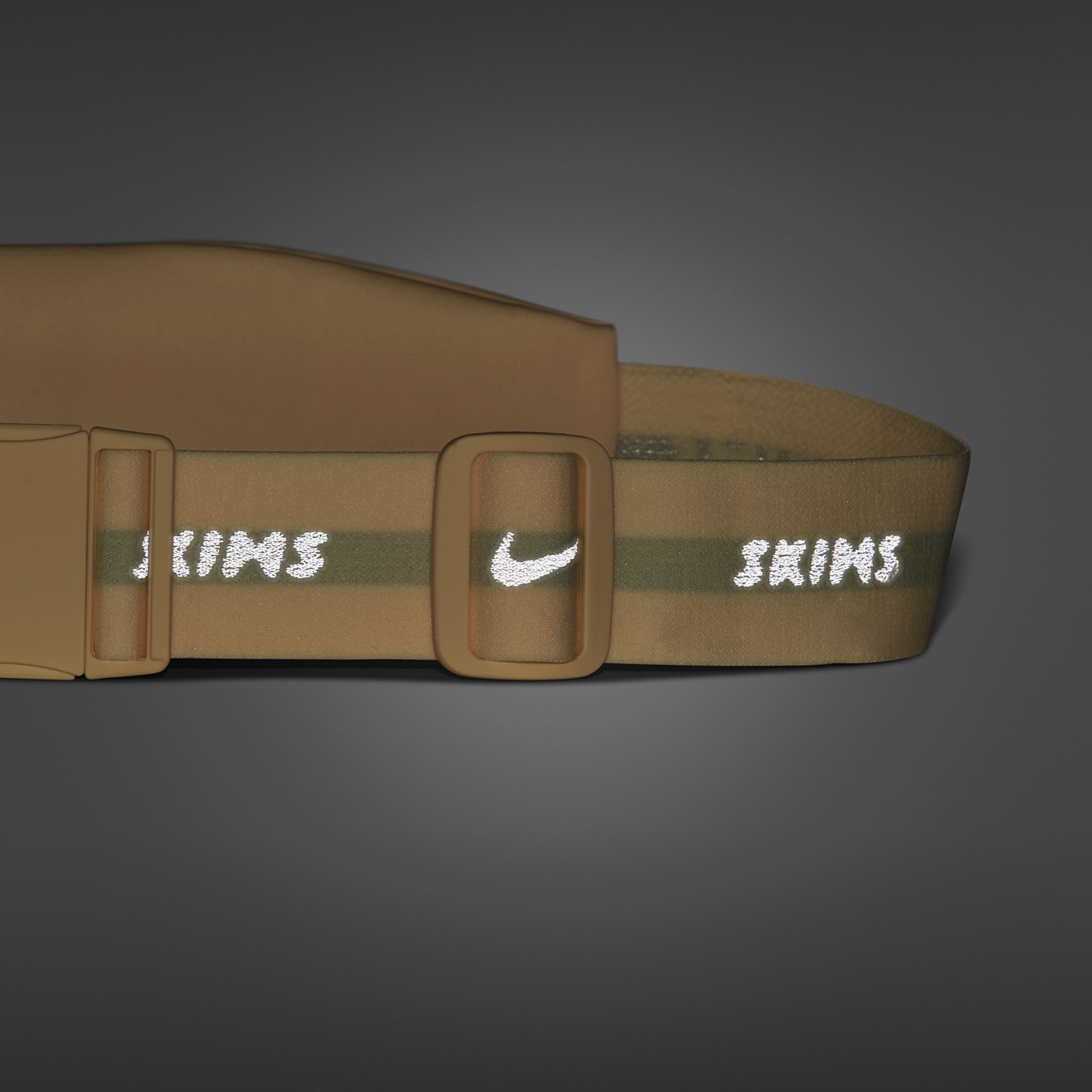 Женская сумка NikeSKIMS Waistpack, цвет: Жёлтый / Серебряный — фото 5