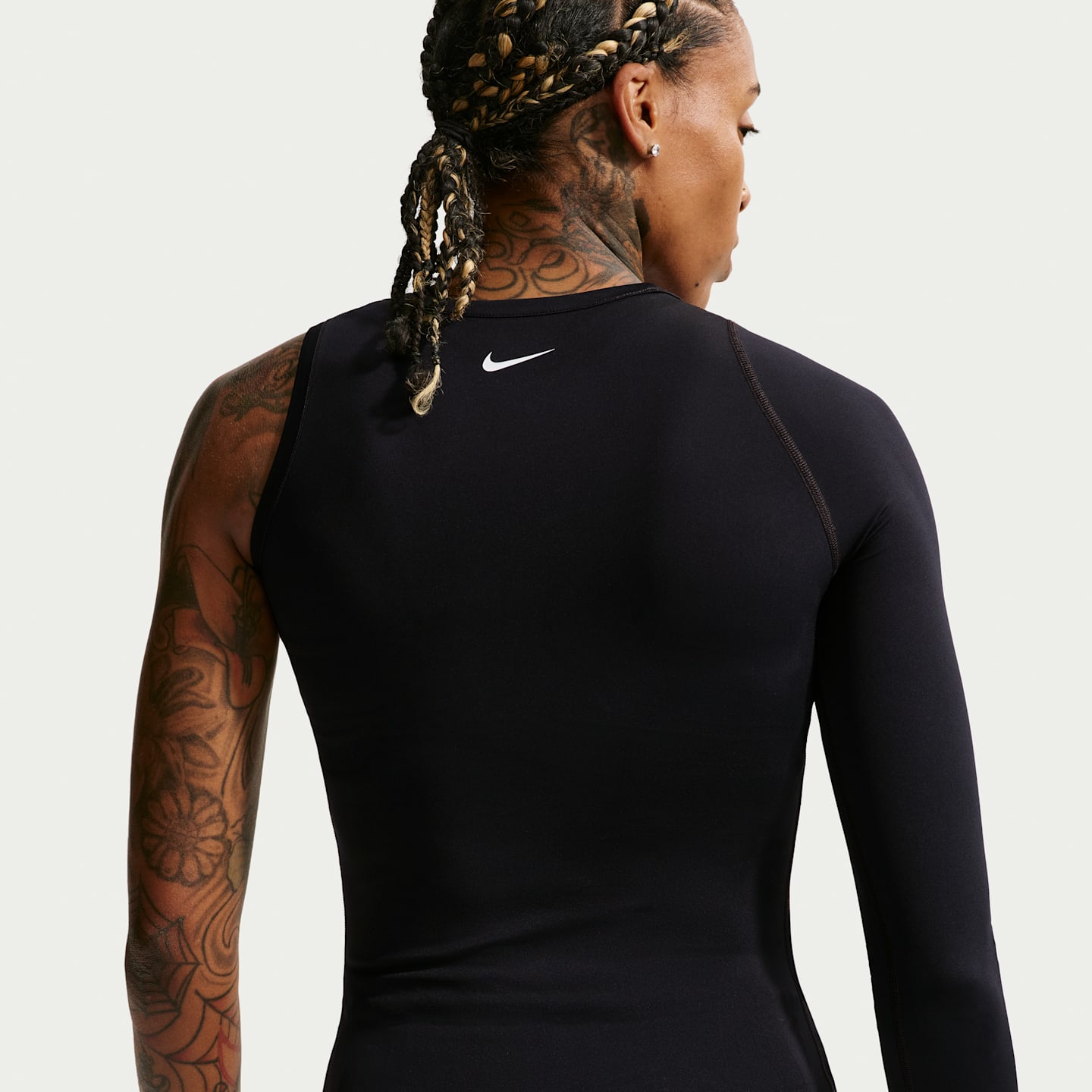 Женский топ Nike A'ja Wilson A'symmetric Reversible Dri-FIT Basketball Top, цвет: Чёрный / Белый — фото 7