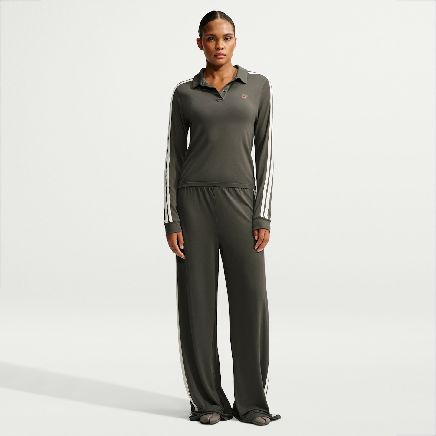 Женские брюки NikeSKIMS Stretch Knit Oversized Wide-Leg, цвет: Экрю