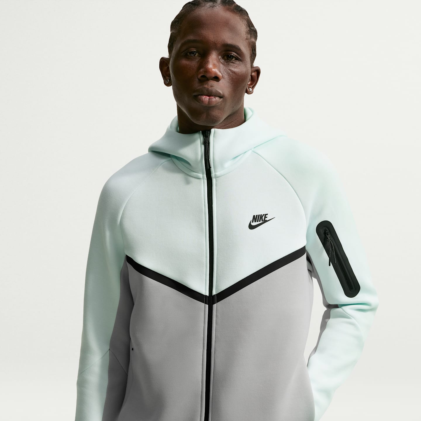 Мужская куртка Nike Tech Fleece Windrunner Full-Zip, цвет: Зелёный / Серебряный — фото 1