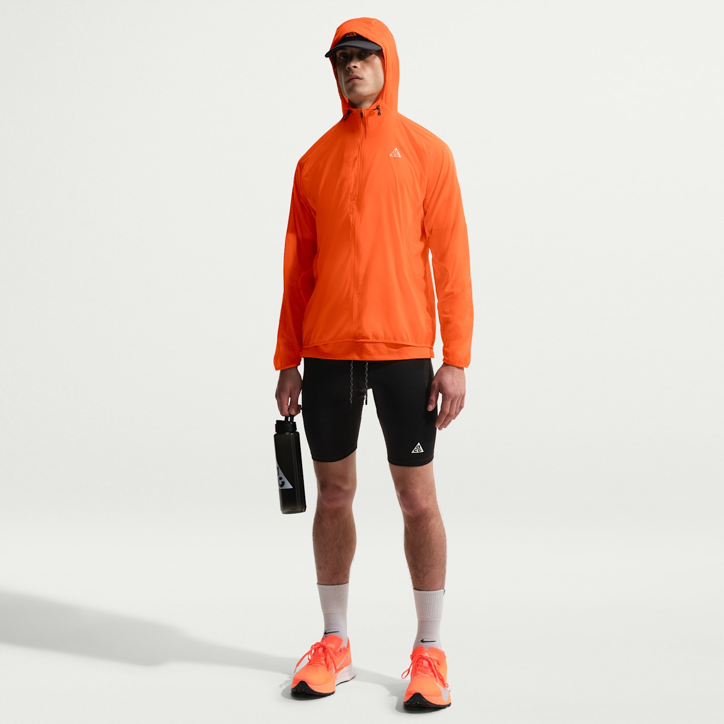 Мужские тайтсы для трейлраннинга Nike ACG Lava Loops Dri-FIT ADV до середины икры, цвет: Чёрный / Снежный белый — фото 1